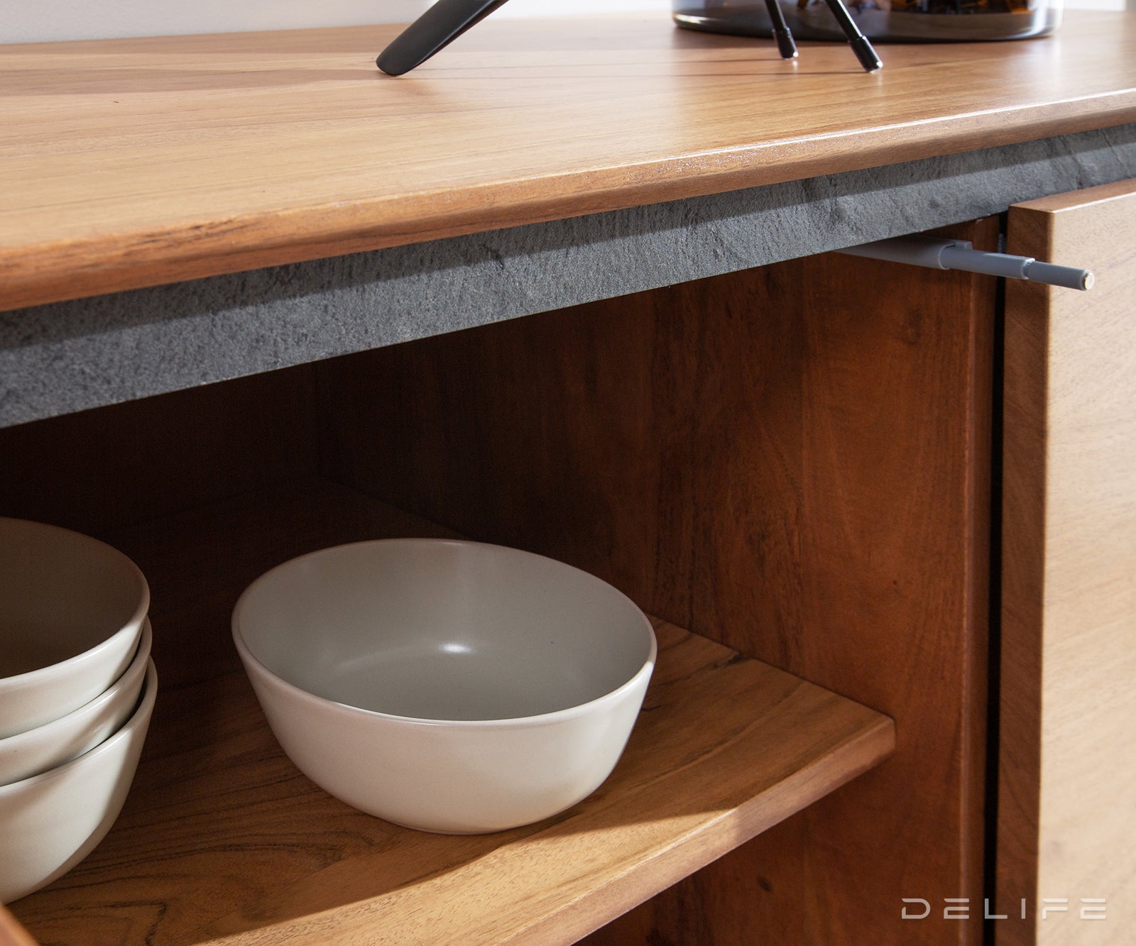 Predalnik Stonegrace, Material: Akacija