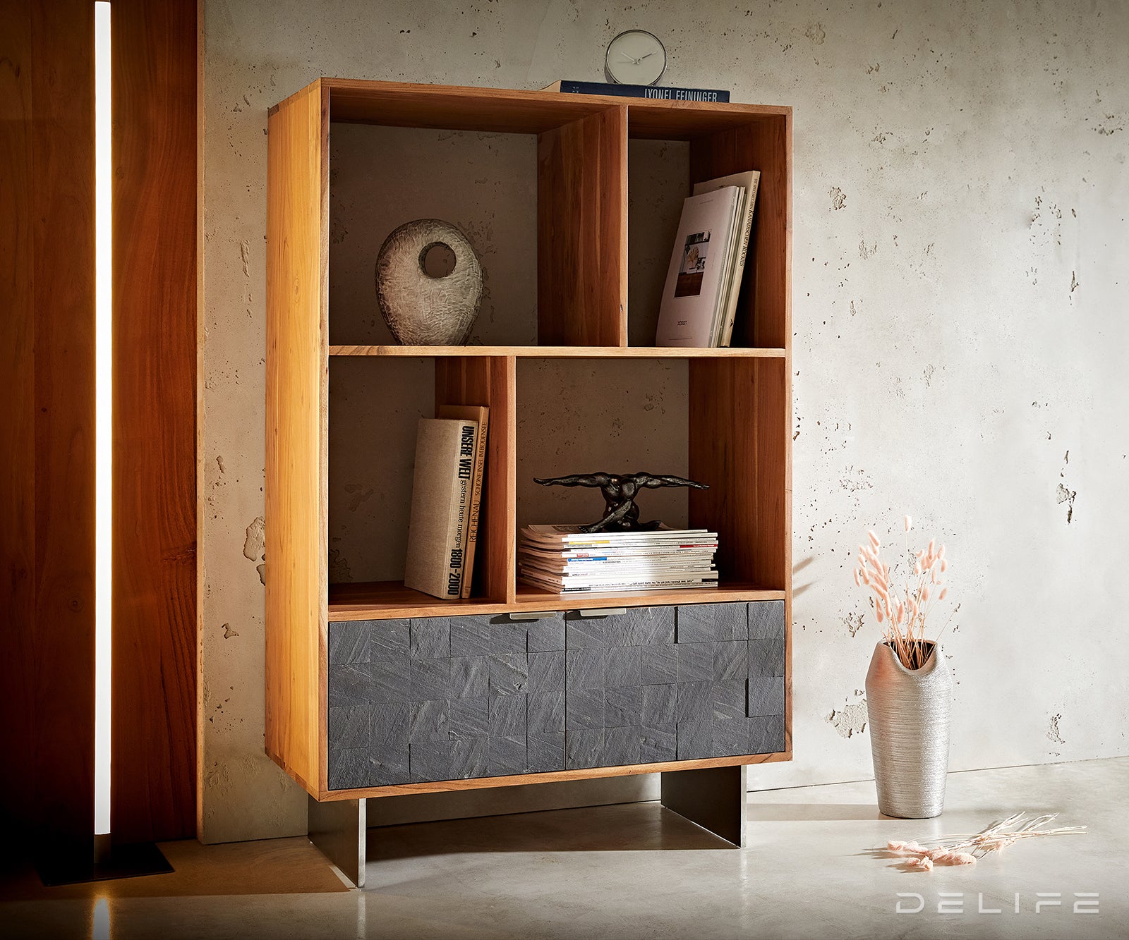 Visoka komoda Teele, Material: Akacija