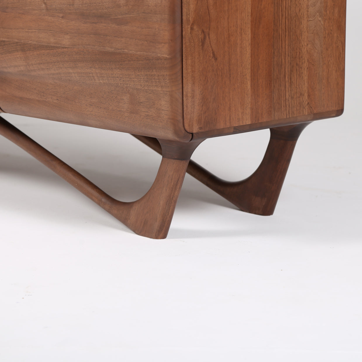 Komoda Antoni Alto 160x96 cm, material: polno les oreh