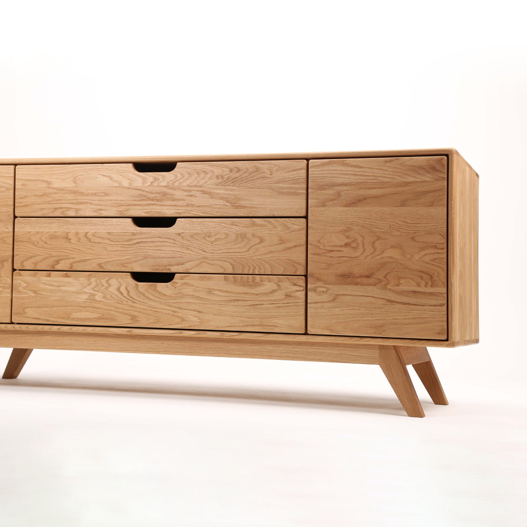 TV komoda Modena 180x45 cm, material: masiven hrast