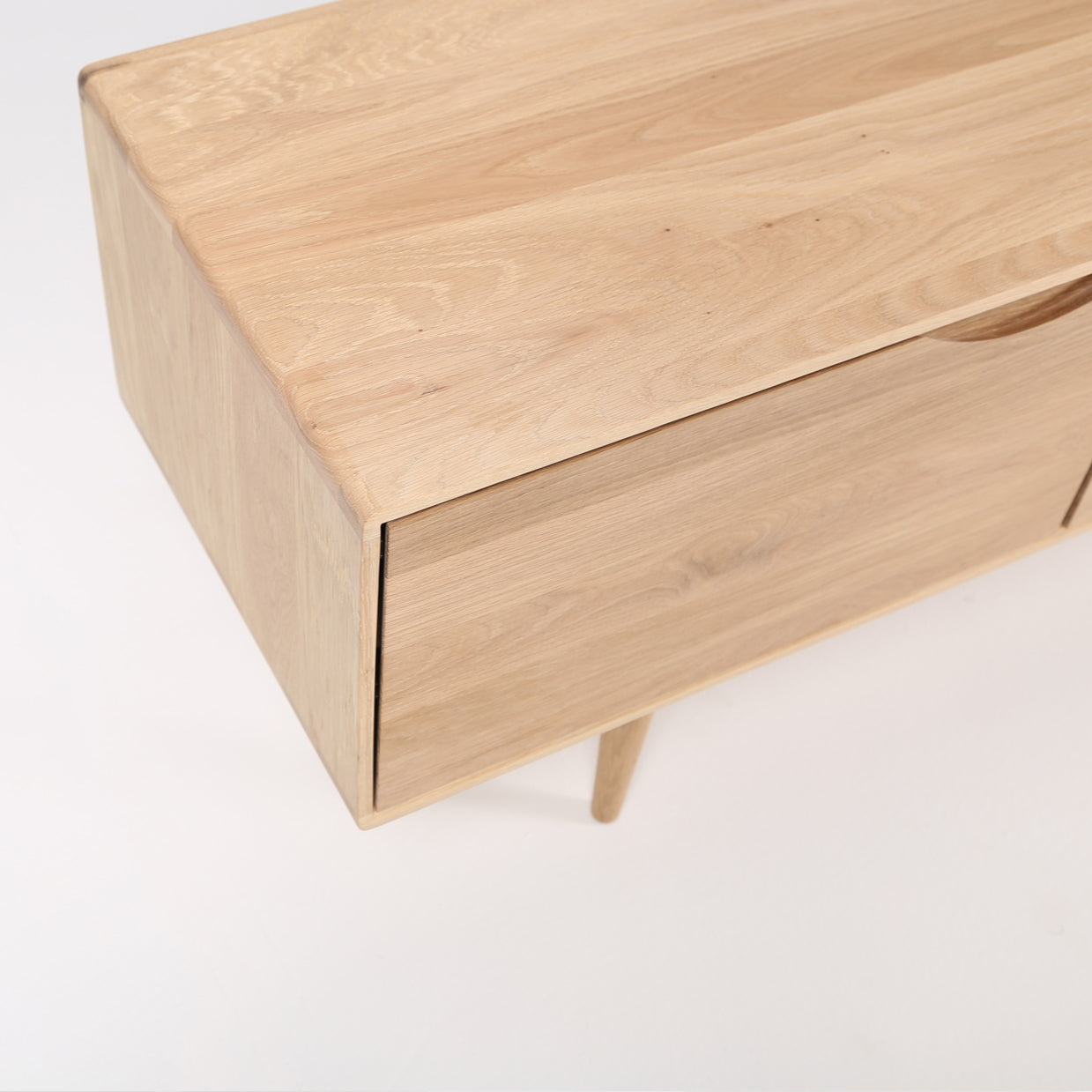 TV komoda Primo Bassa 240x41,5 cm, material: masiven hrast