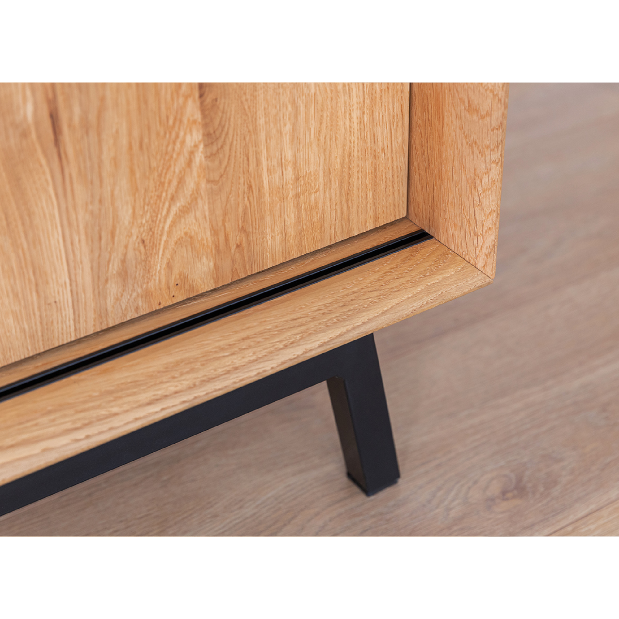 TV komoda Modern Loft 200x50 cm s steklom, material: masivni hrast
