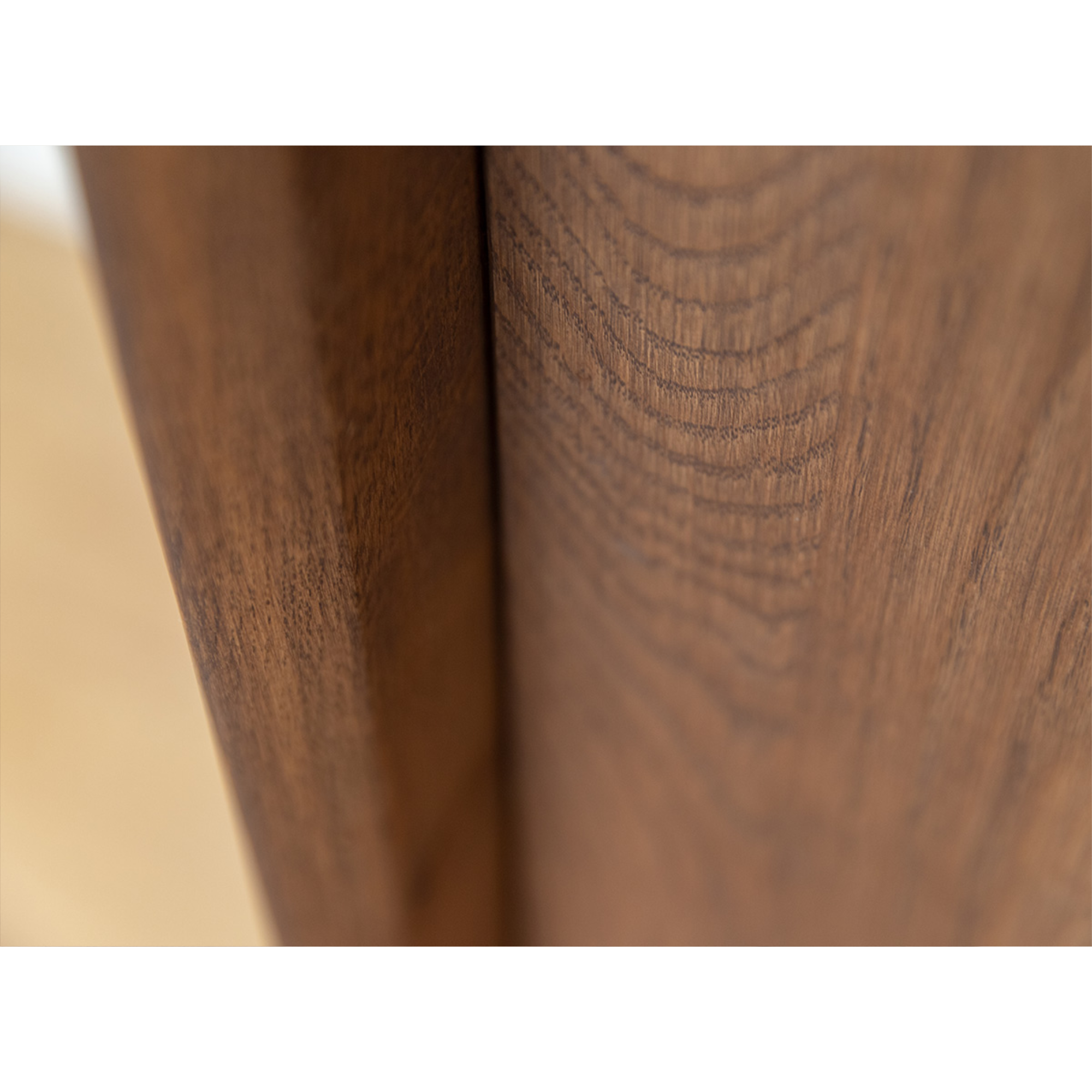 Komoda Modern Loft 120,50x45 cm s steklom, material: masivno hrastovo les