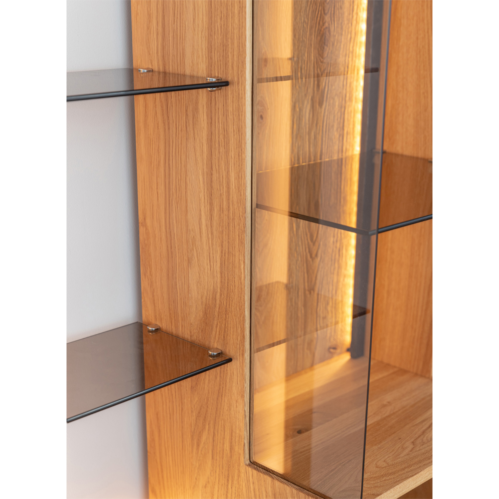 Vitrina Collodi 73x195 cm, Material: Masivno hrastovo les