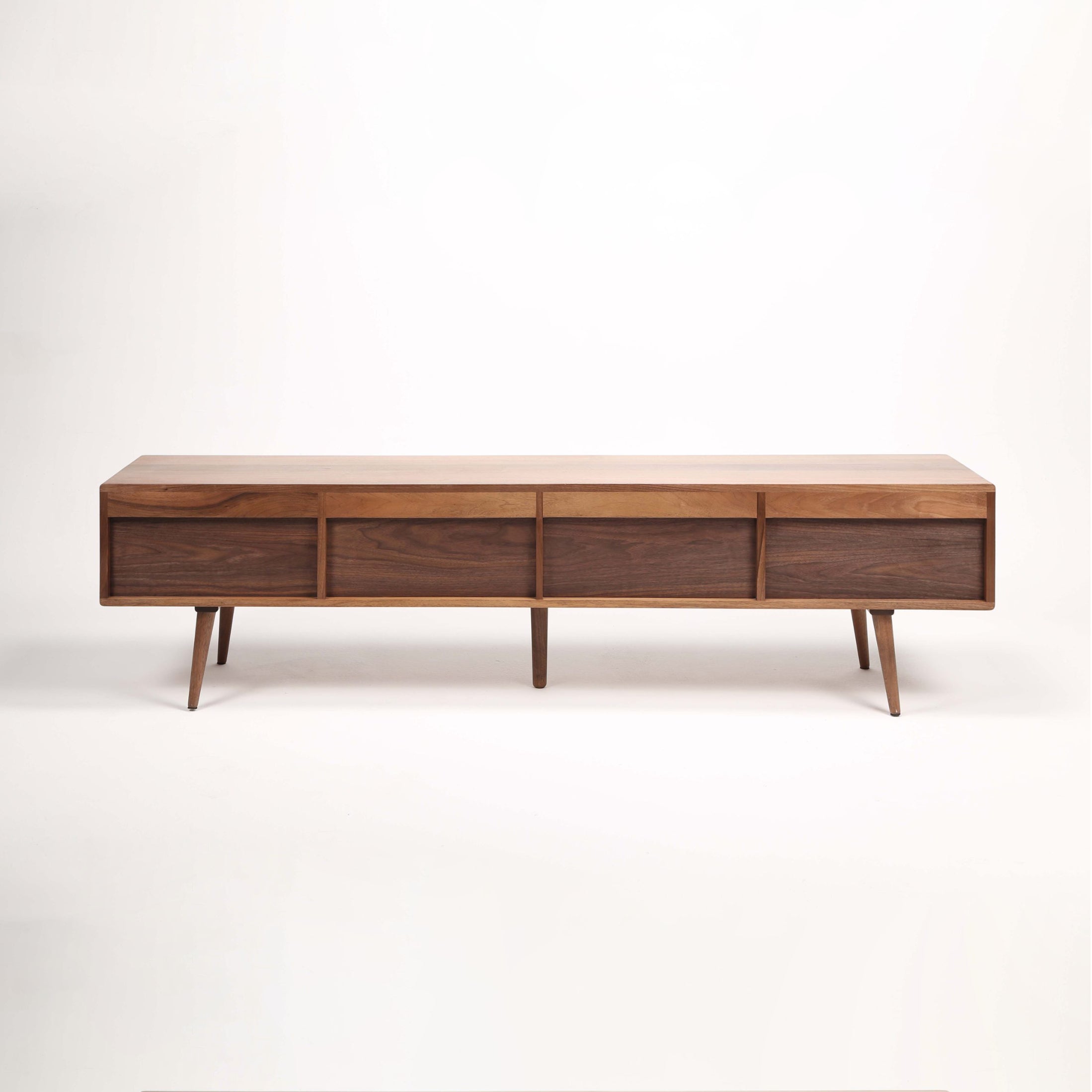 TV komoda Primo Bassa 160x41,5 cm, material: polno les oreh