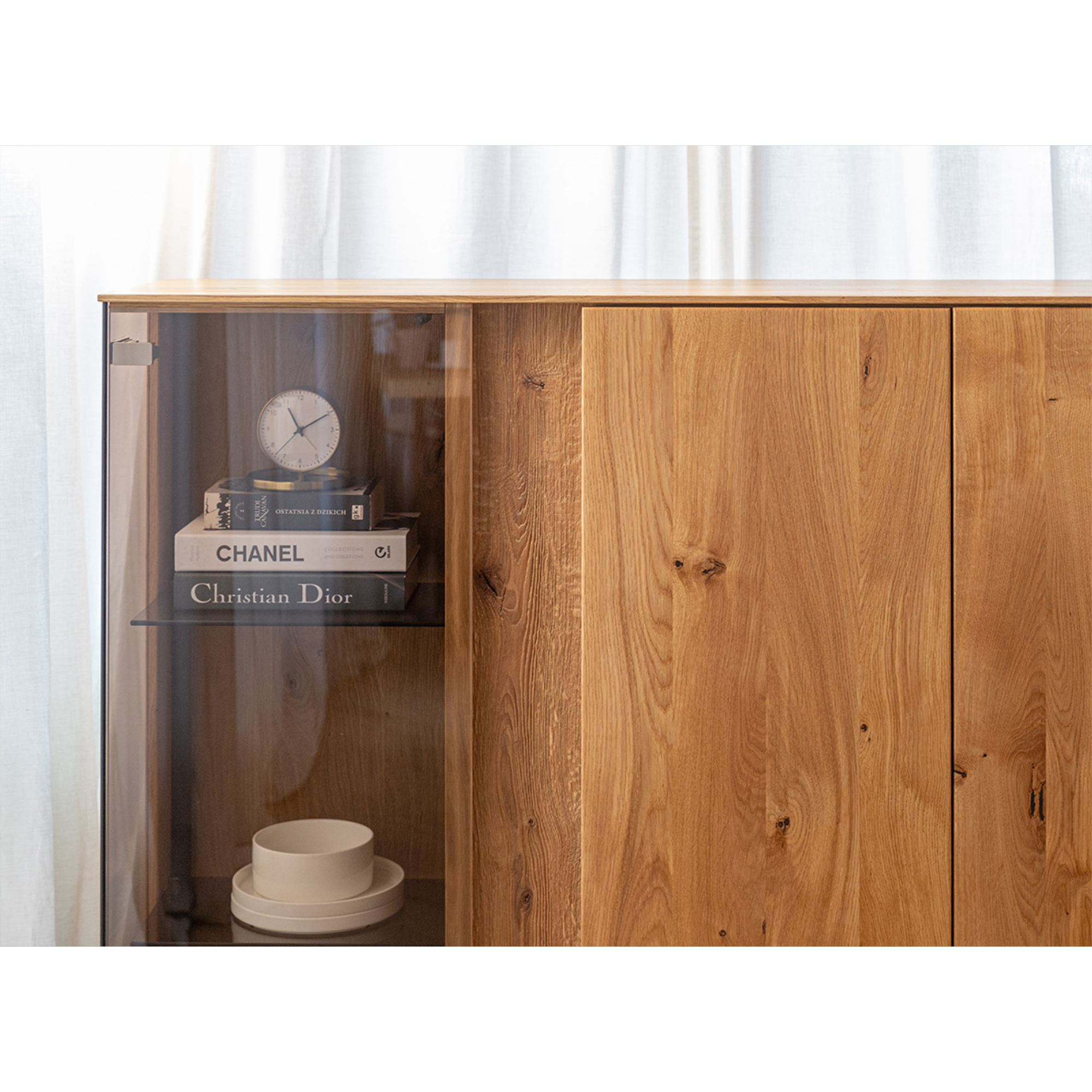 Vitrina Collodi 135x115 cm, Material: Masivno hrastovo les