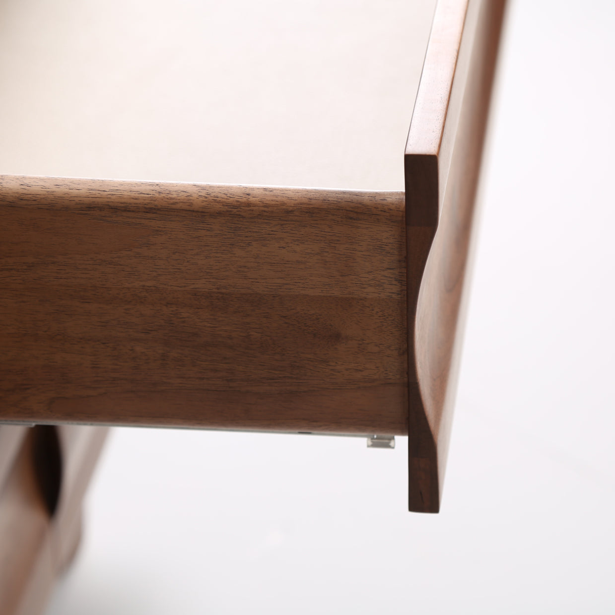 Komoda Antoni Alto 160x96 cm, material: polno les oreh