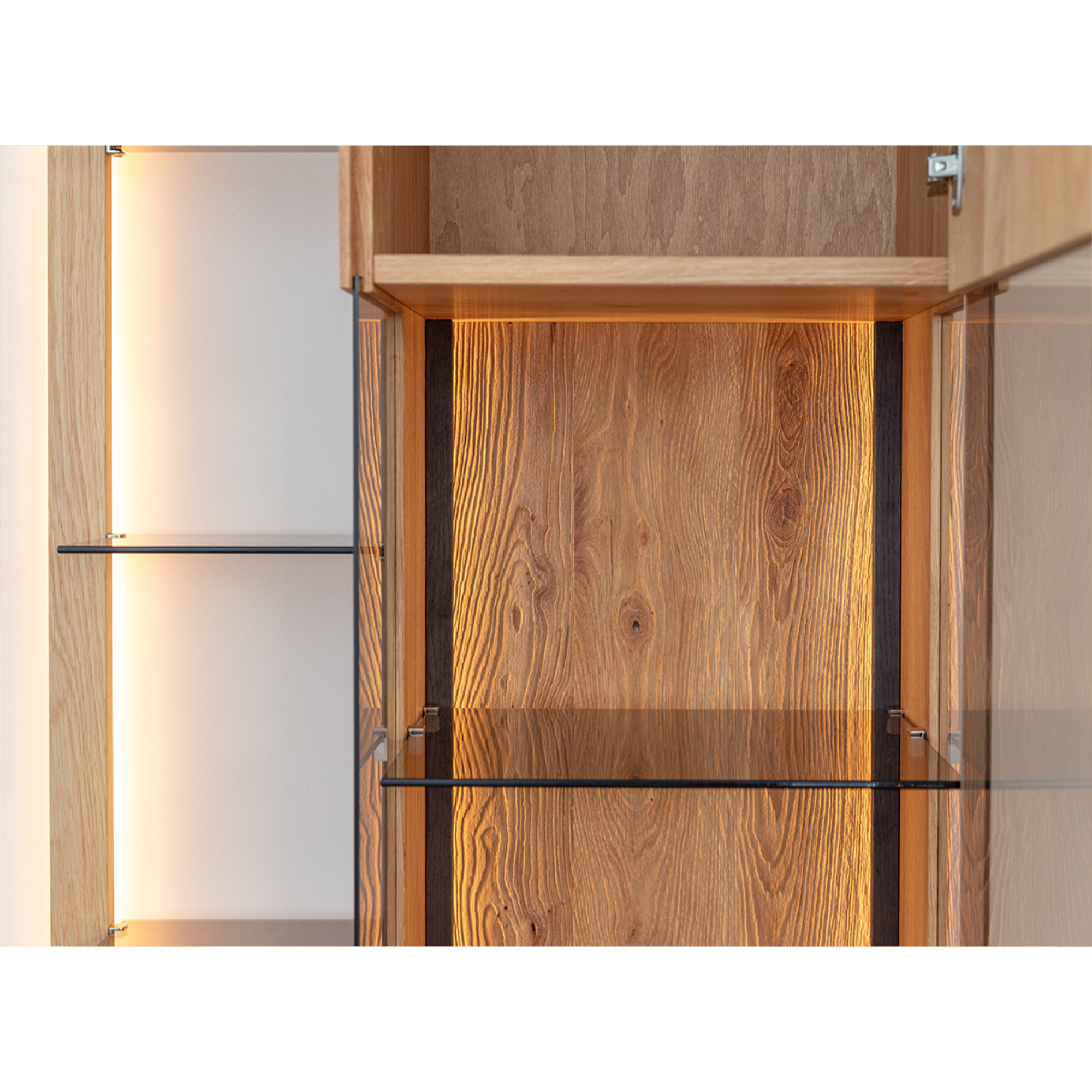 Vitrina Collodi 73x195 cm, Material: Masivno hrastovo les