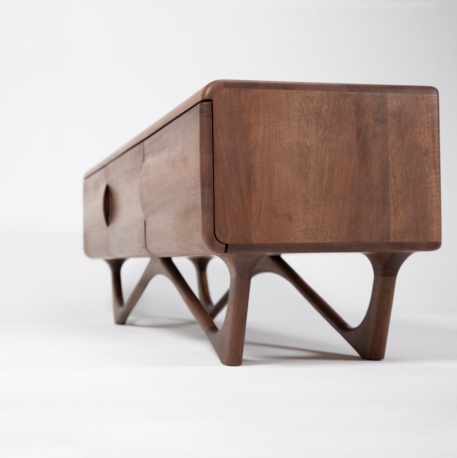TV komoda Antoni 160x45 cm, material: polno les oreh