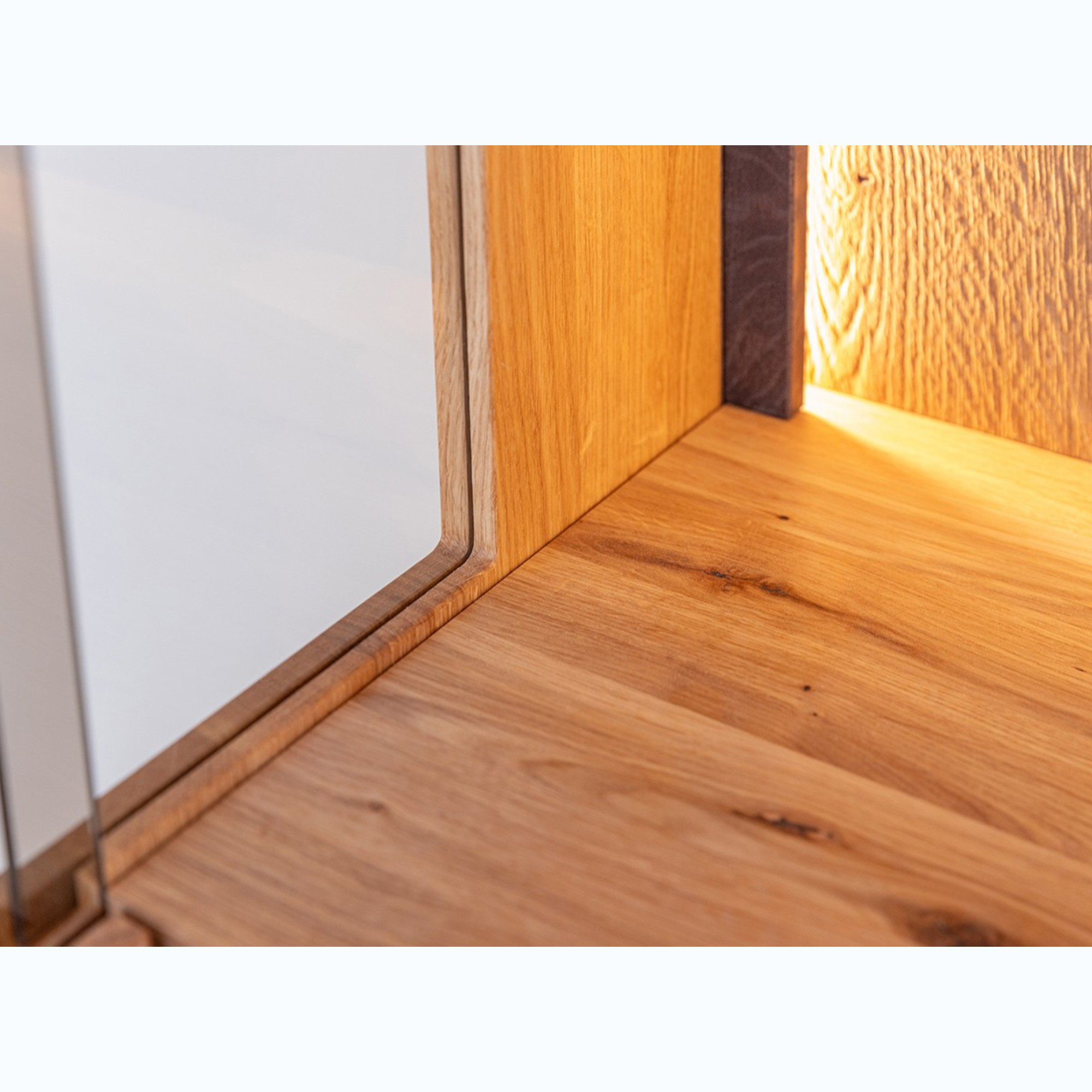 Vitrina Collodi 43x205 cm, Material: Masivno hrastovo les