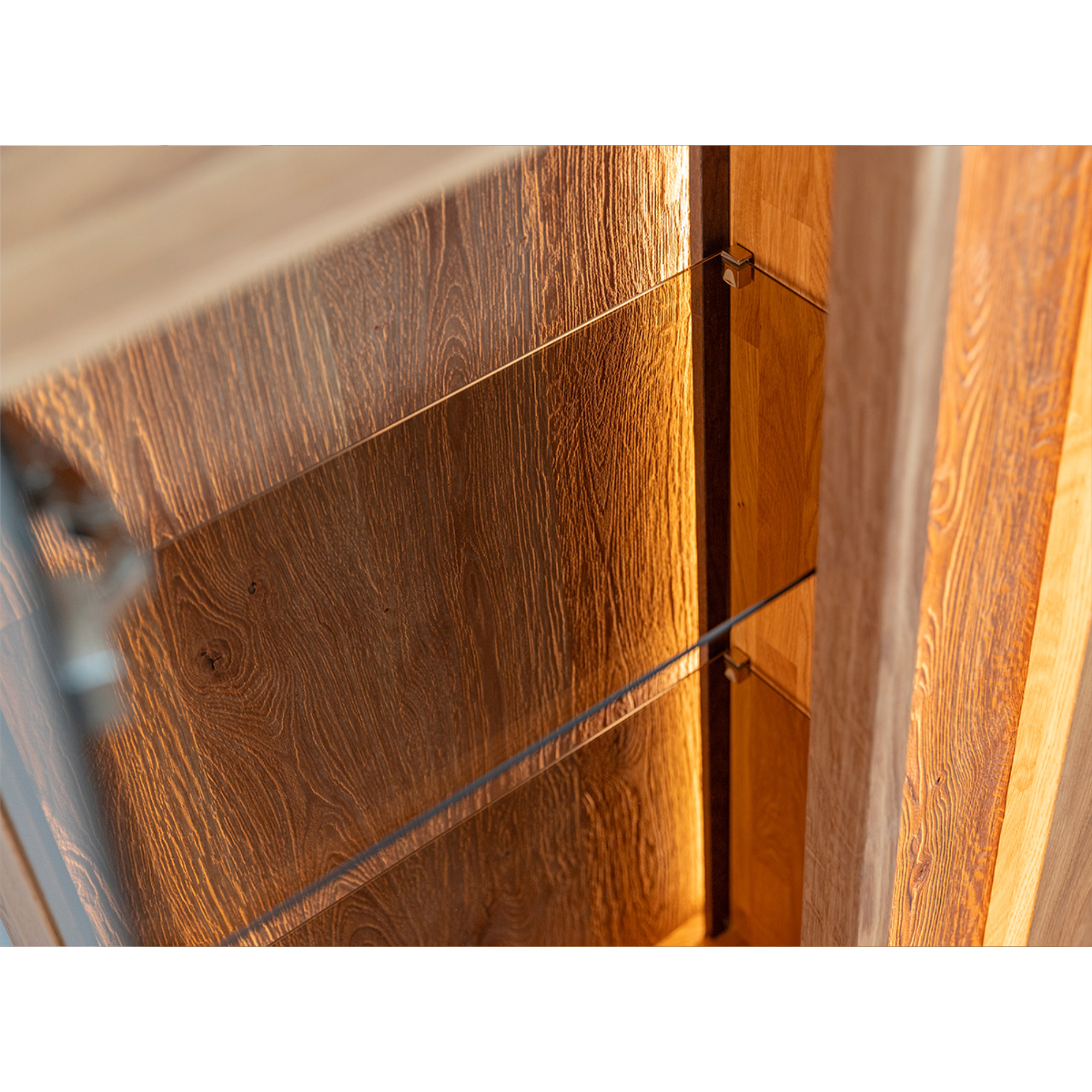 Vitrina Collodi 135x115 cm, Material: Masivno hrastovo les