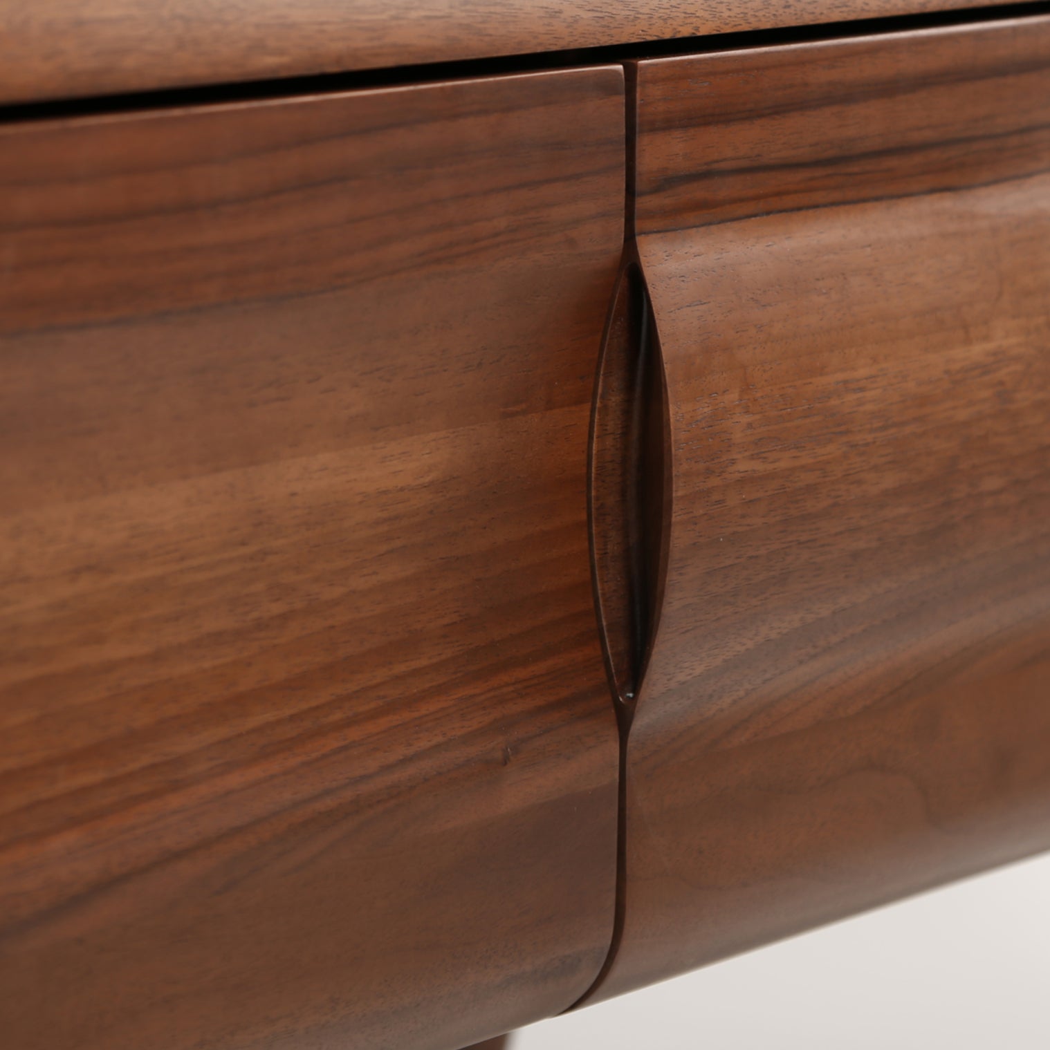 TV komoda Antoni 160x45 cm, material: polno les oreh