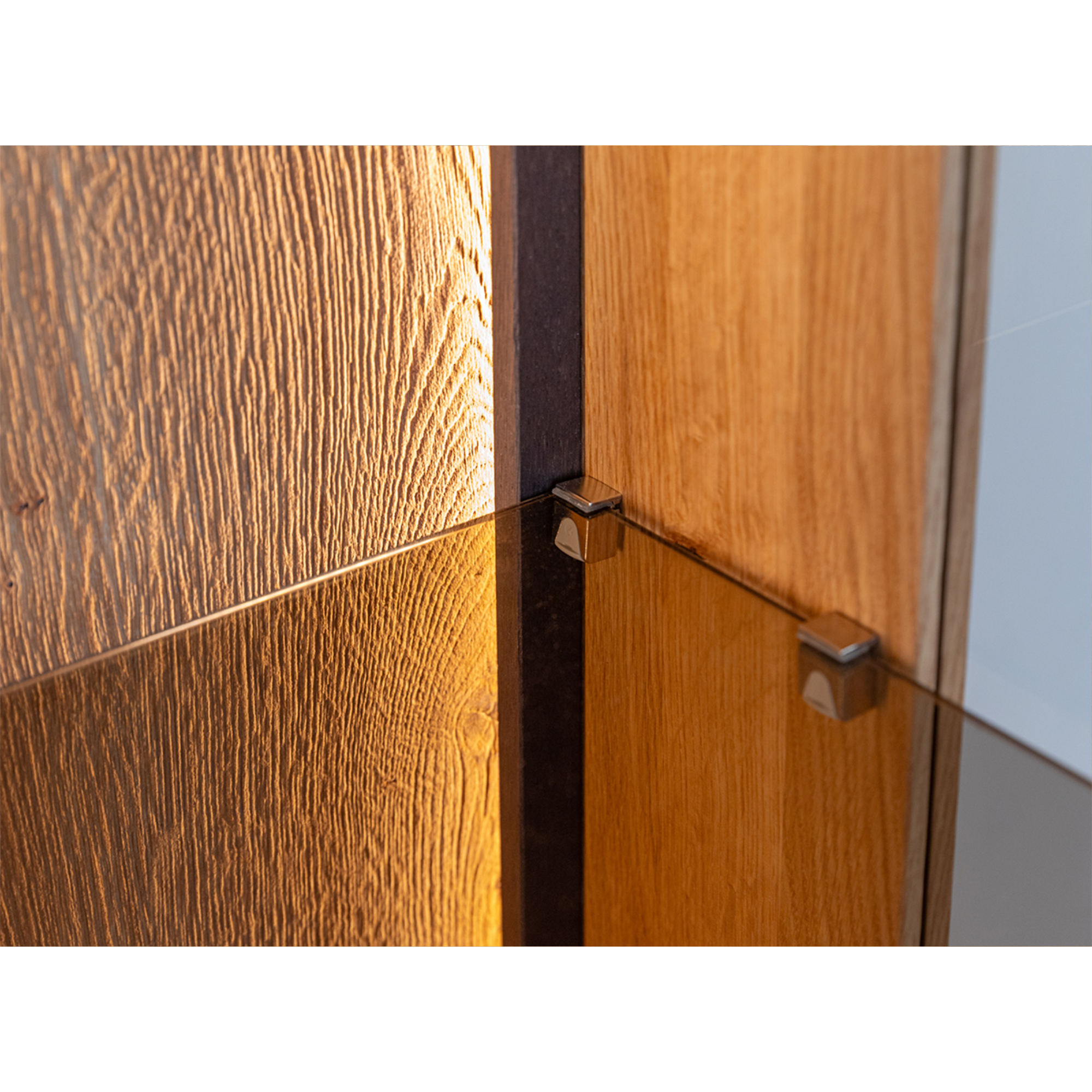 Vitrina Collodi 43x205 cm, Material: Masivno hrastovo les