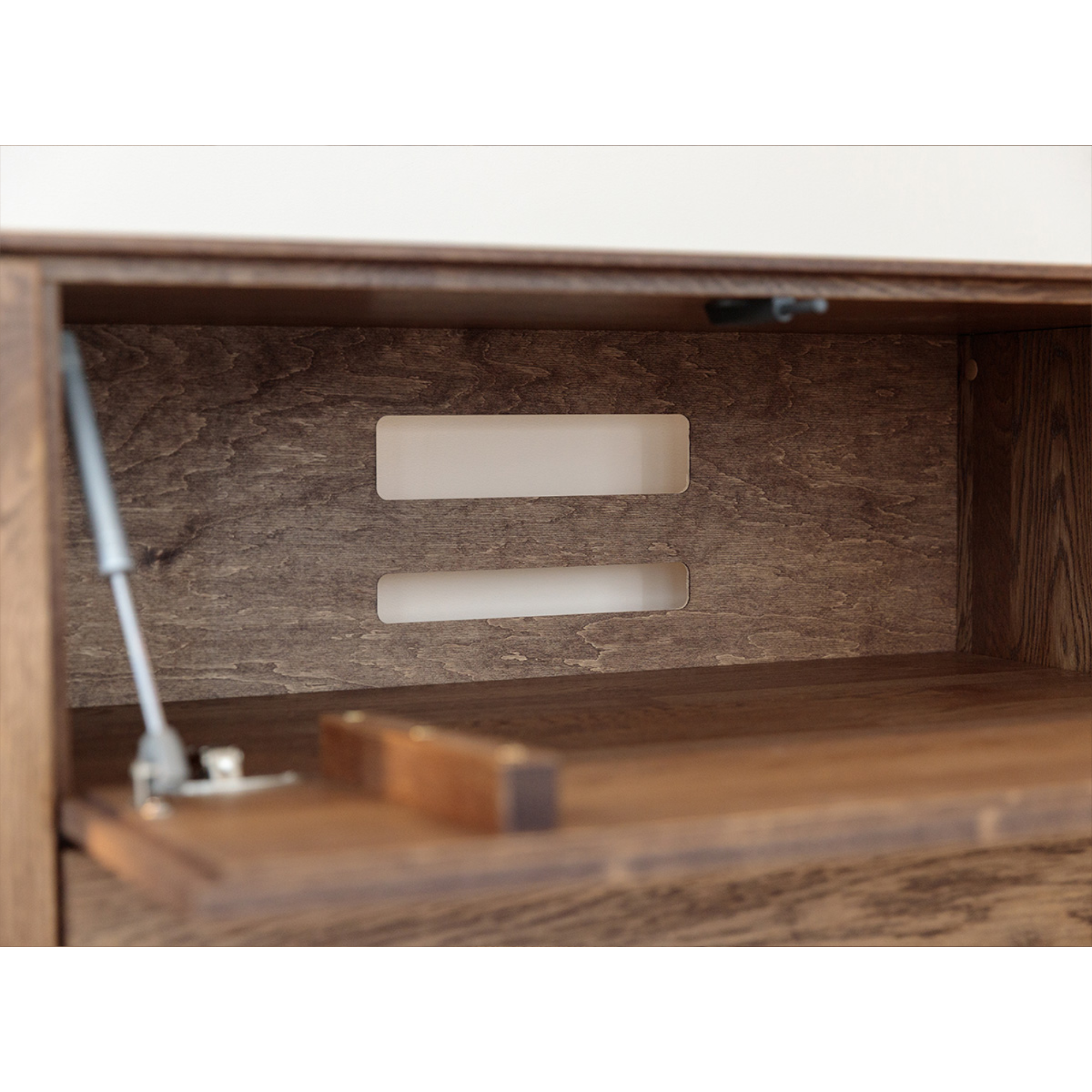 TV komoda Collodi, material: masivni hrast