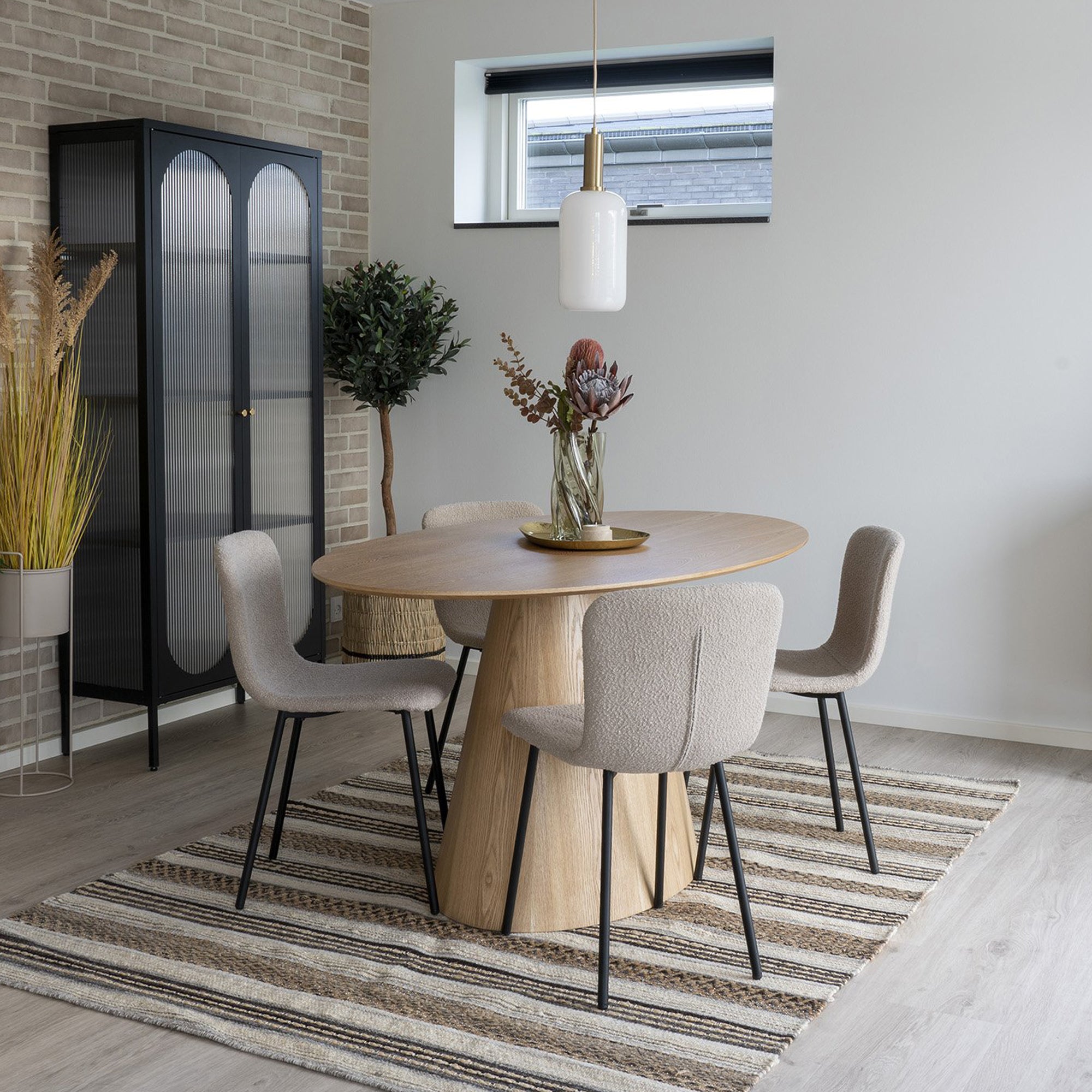 Jedilni stol Halden, Material: Poliester