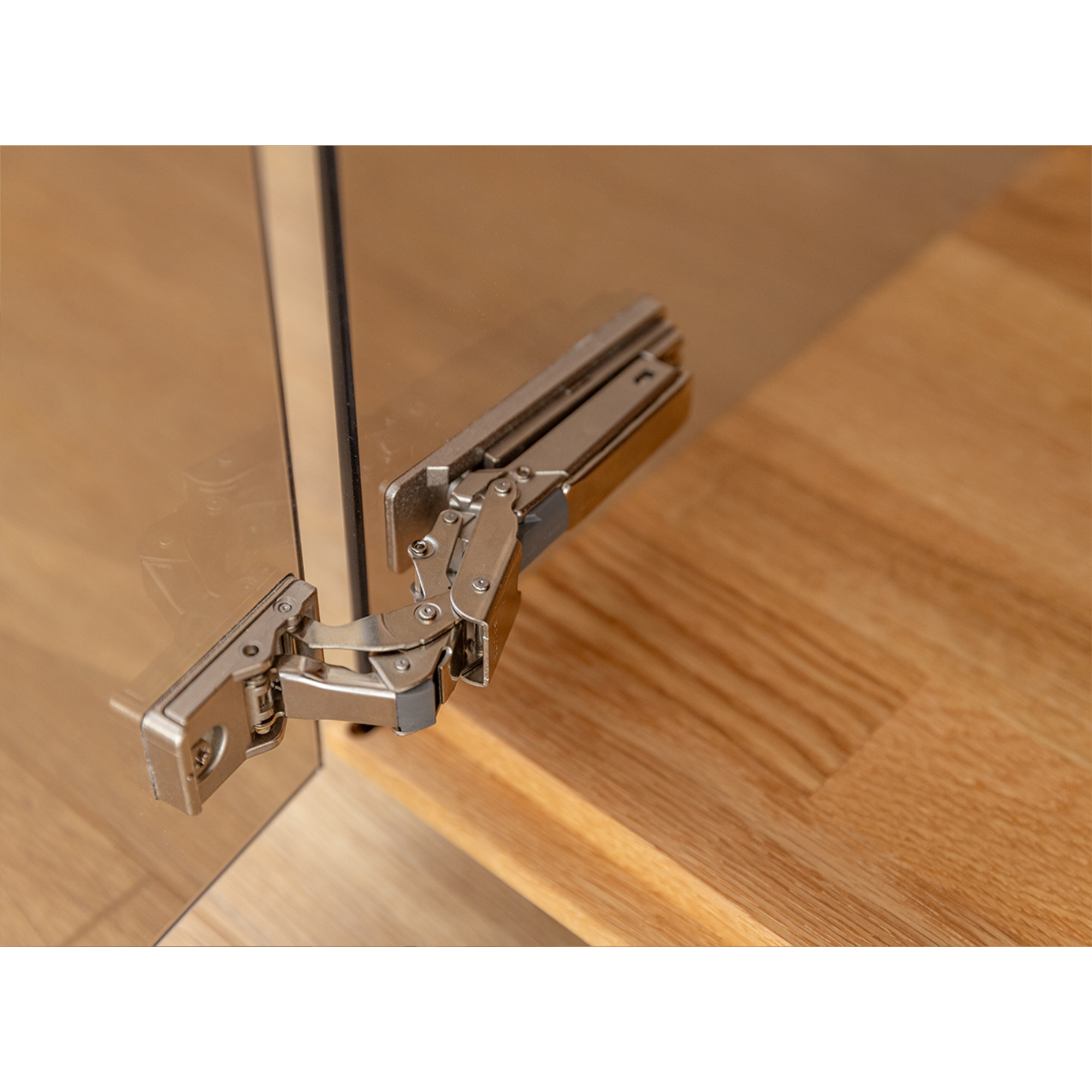 TV komoda Collodi s steklom, material: masivni hrast