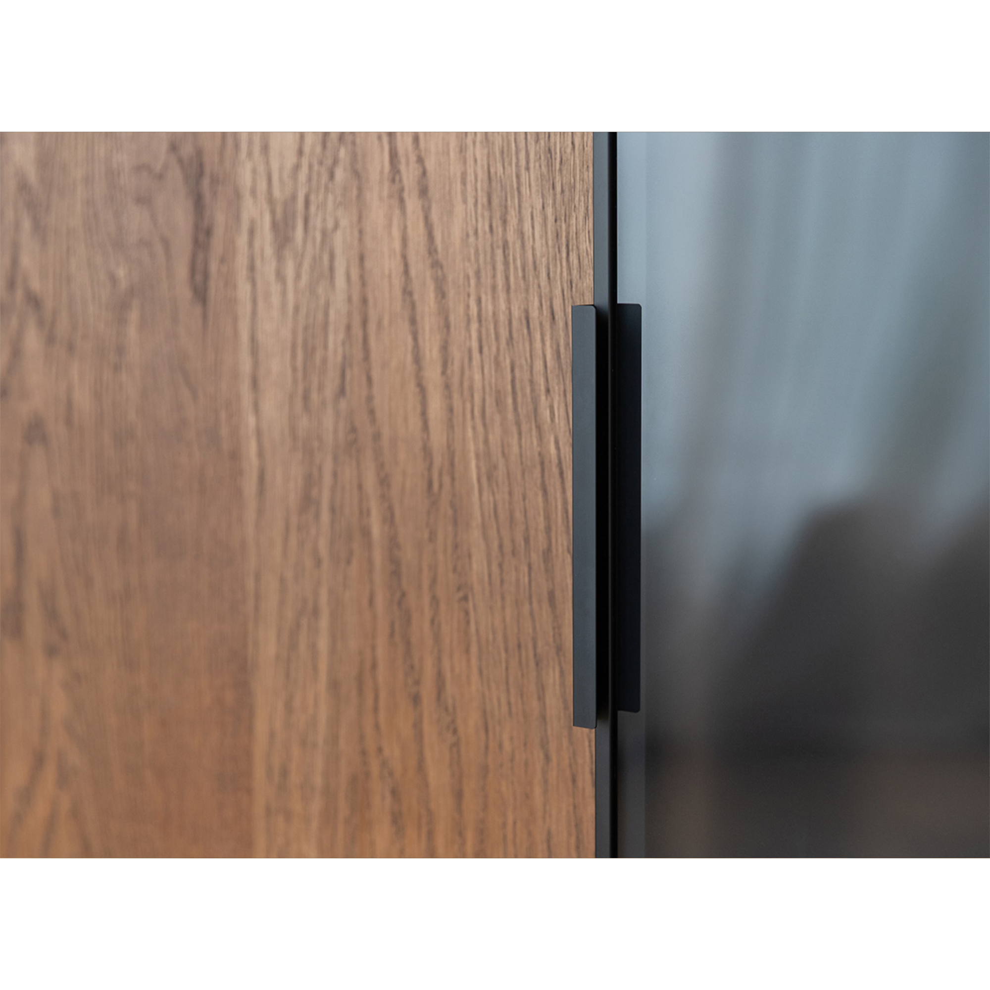 Komoda Modern Loft 101x45 cm s steklom, material: masivni hrast
