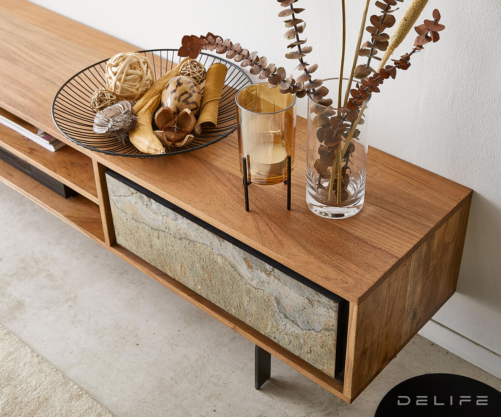 Juwelo komoda, material: akacija