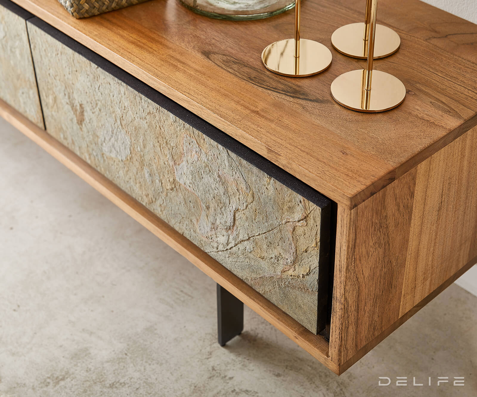 Juwelo komoda, material: akacija