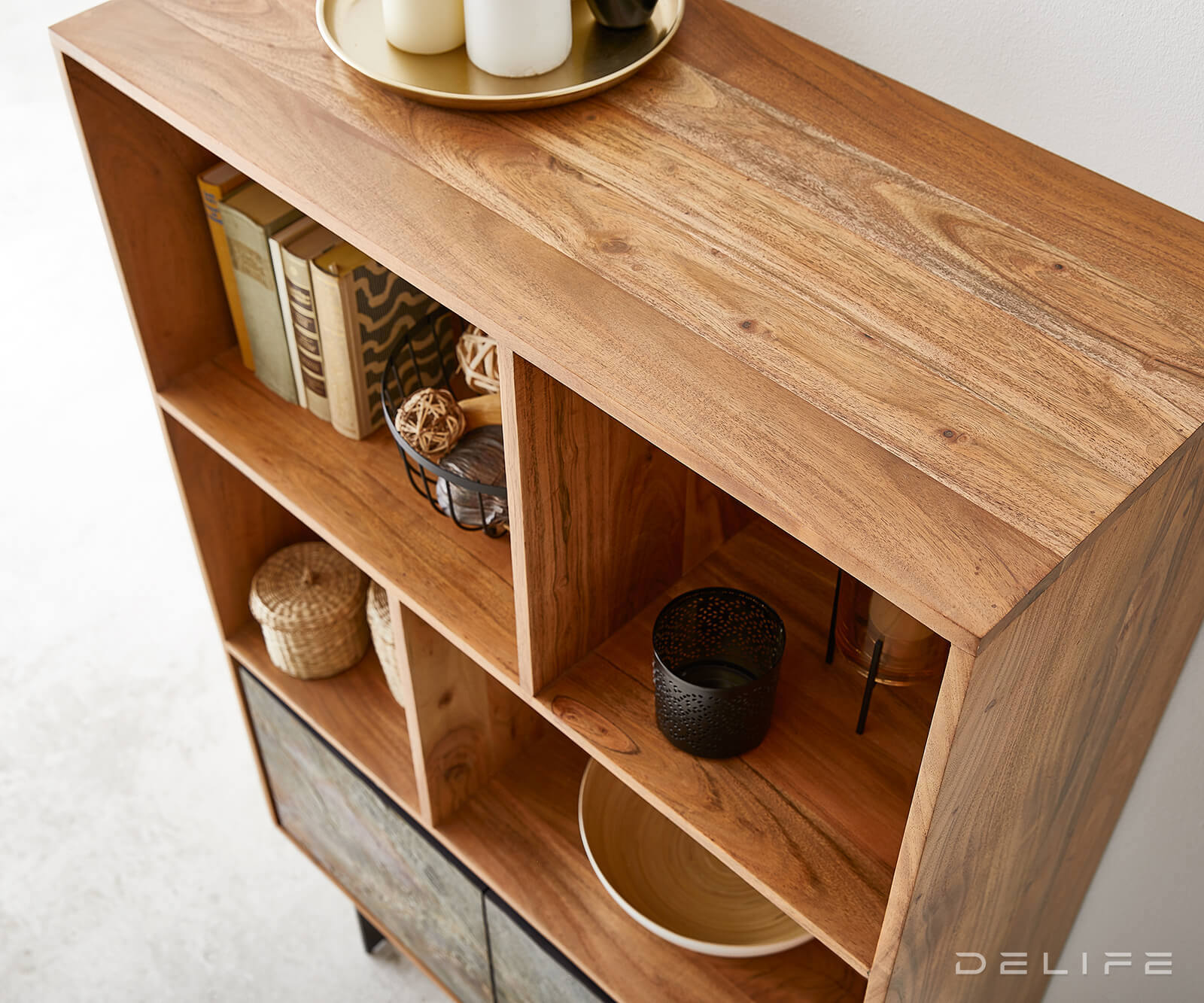 Visoka komoda Juwelo 88x135cm, Material: Akacija