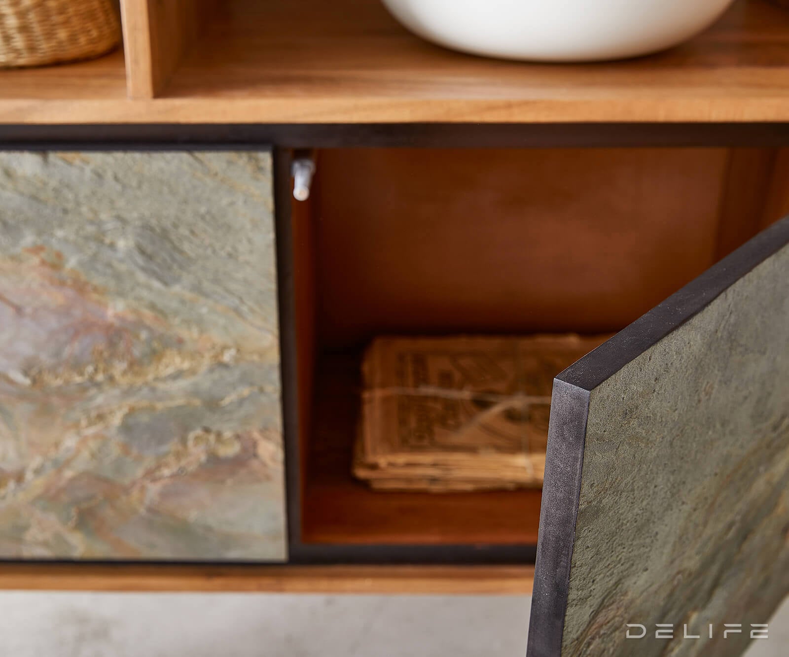 Visoka komoda Juwelo 88x135cm, Material: Akacija