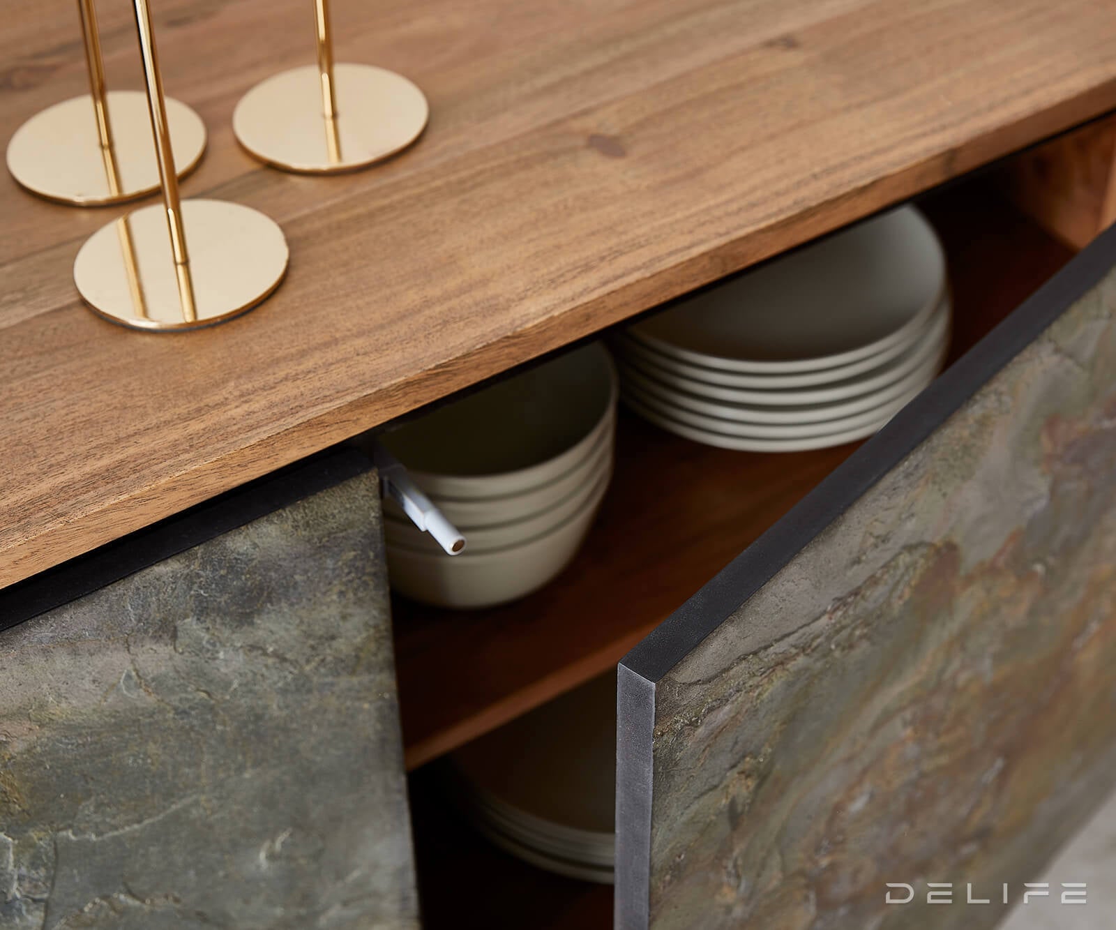 Juwelo komoda, material: akacija