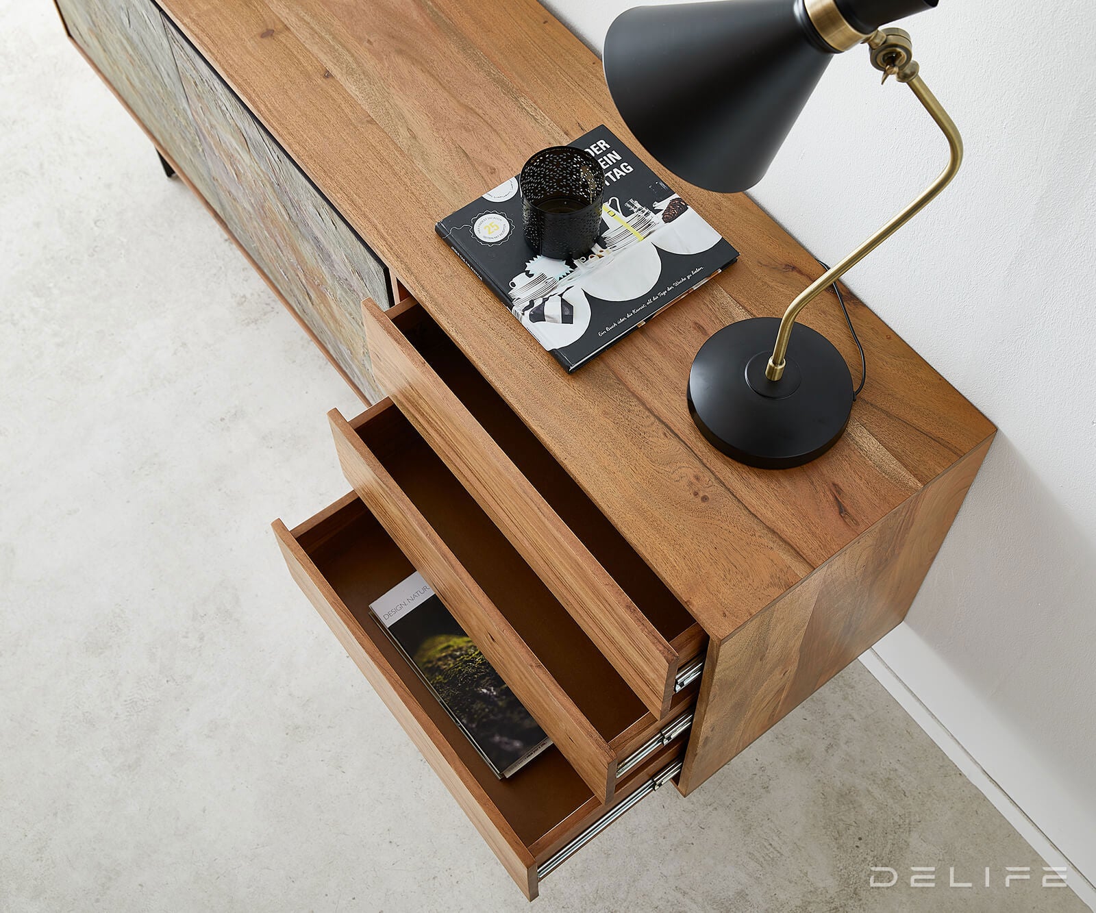 Juwelo komoda, material: akacija