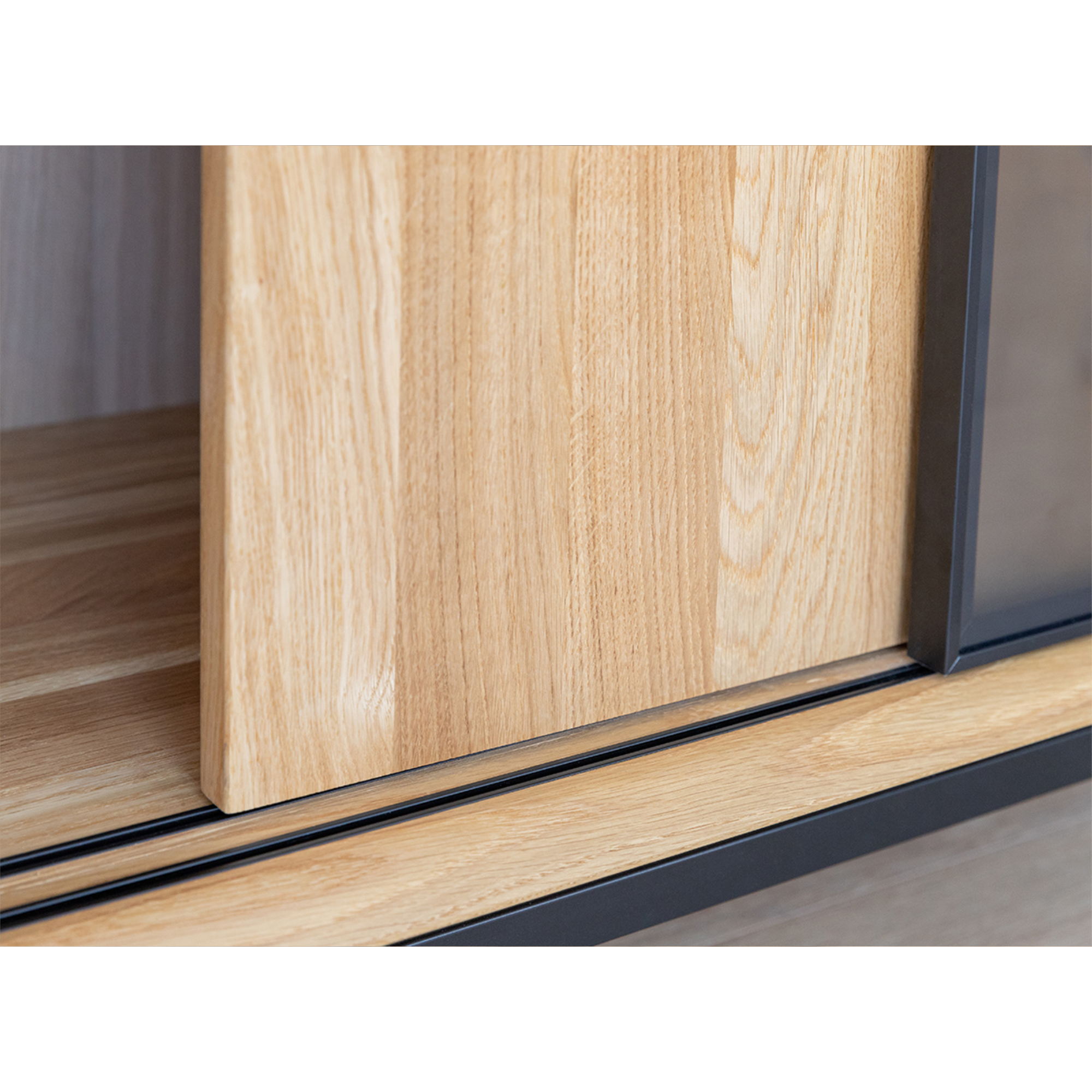 Komoda Modern Loft 101x45 cm s steklom, material: masivni hrast