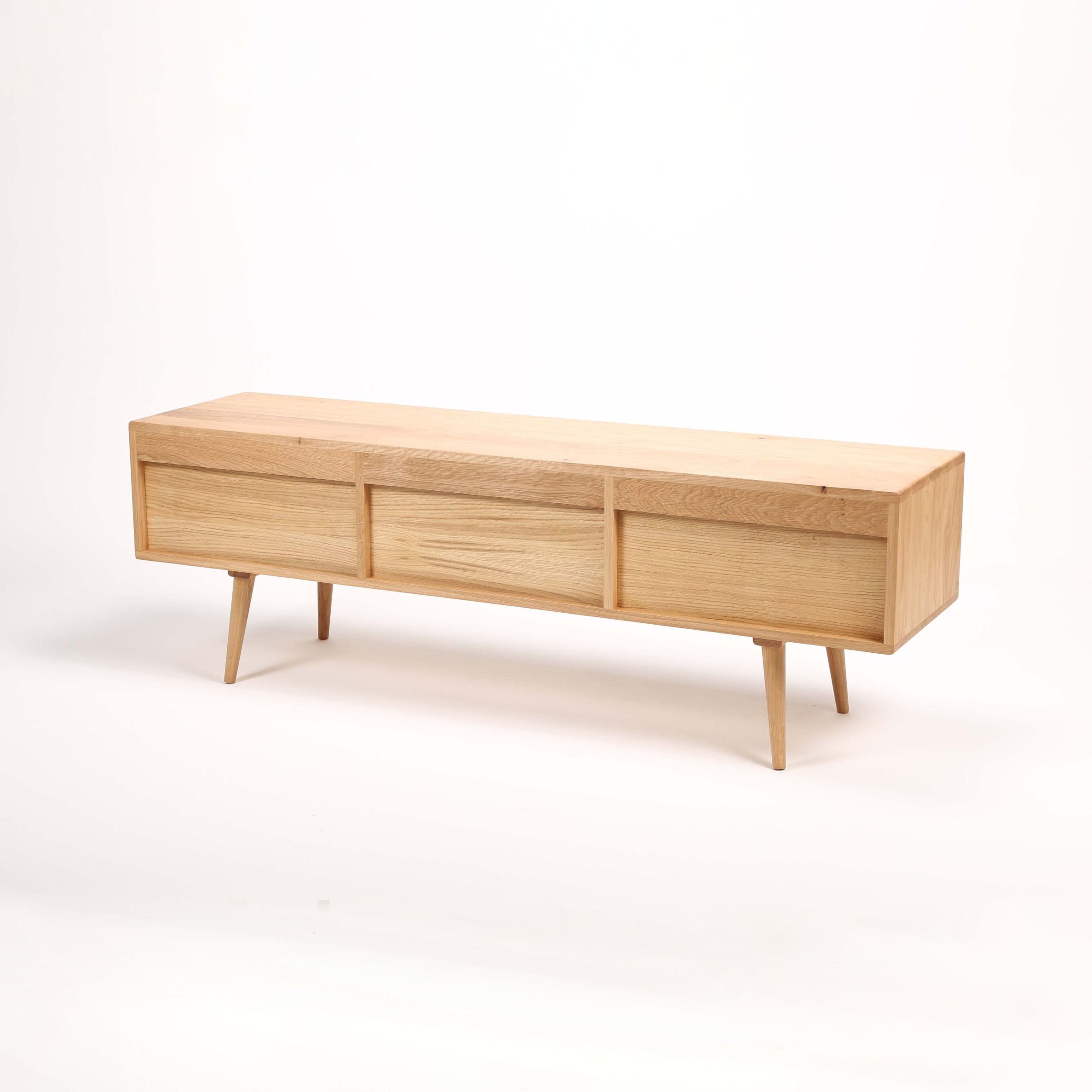 TV komoda Primo Bassa 240x41,5 cm, material: masiven hrast