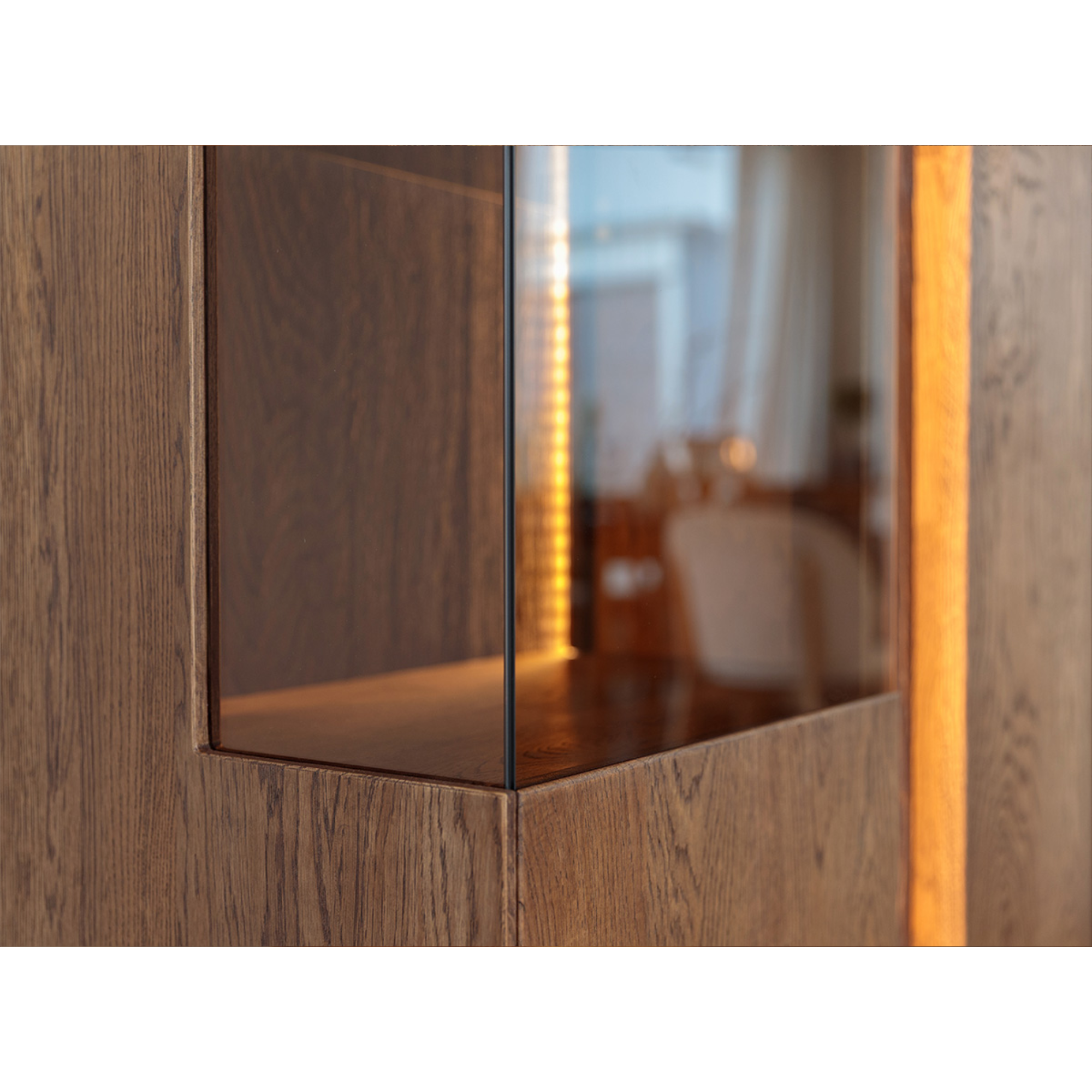 Vitrina Collodi 84,50x205 cm, Material: Masivno hrastovo les