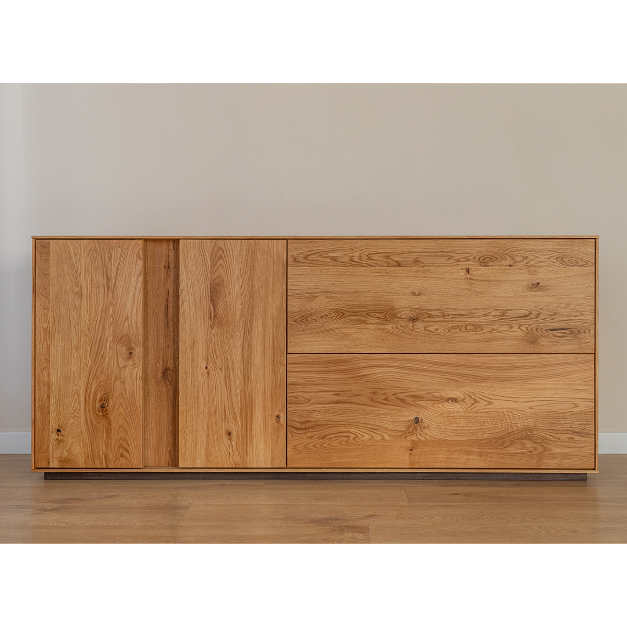 Komoda Collodi, Material: Masivni hrast