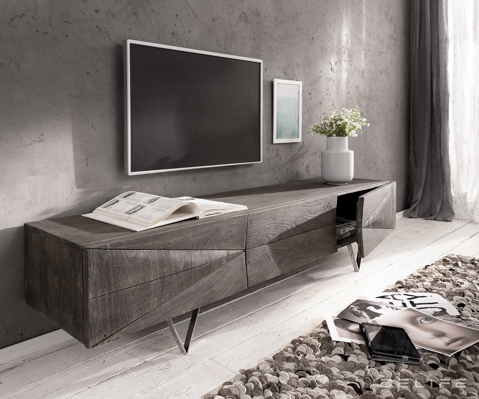 Dizajnerska komoda Wyatt 175 cm, material: akacija