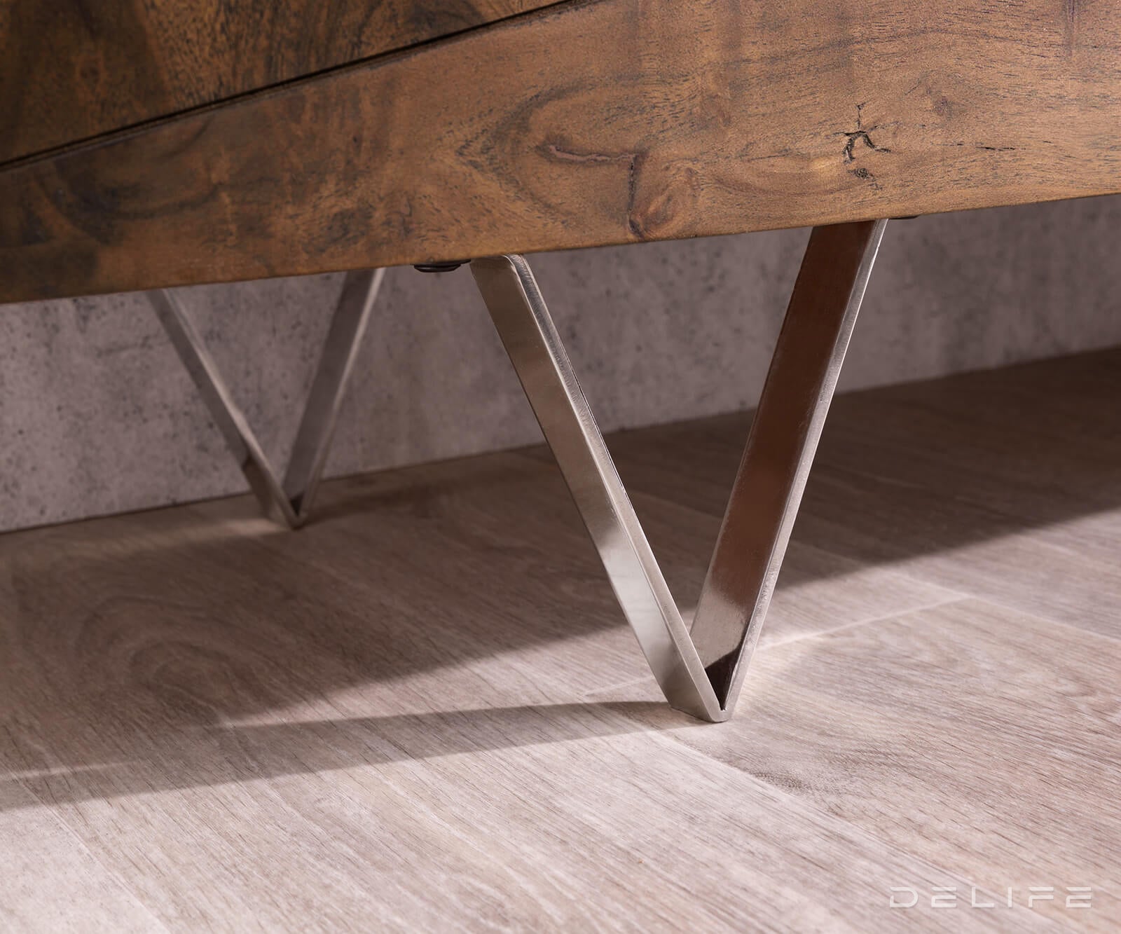 Dizajnerska komoda Wyatt 175 cm, material: akacija