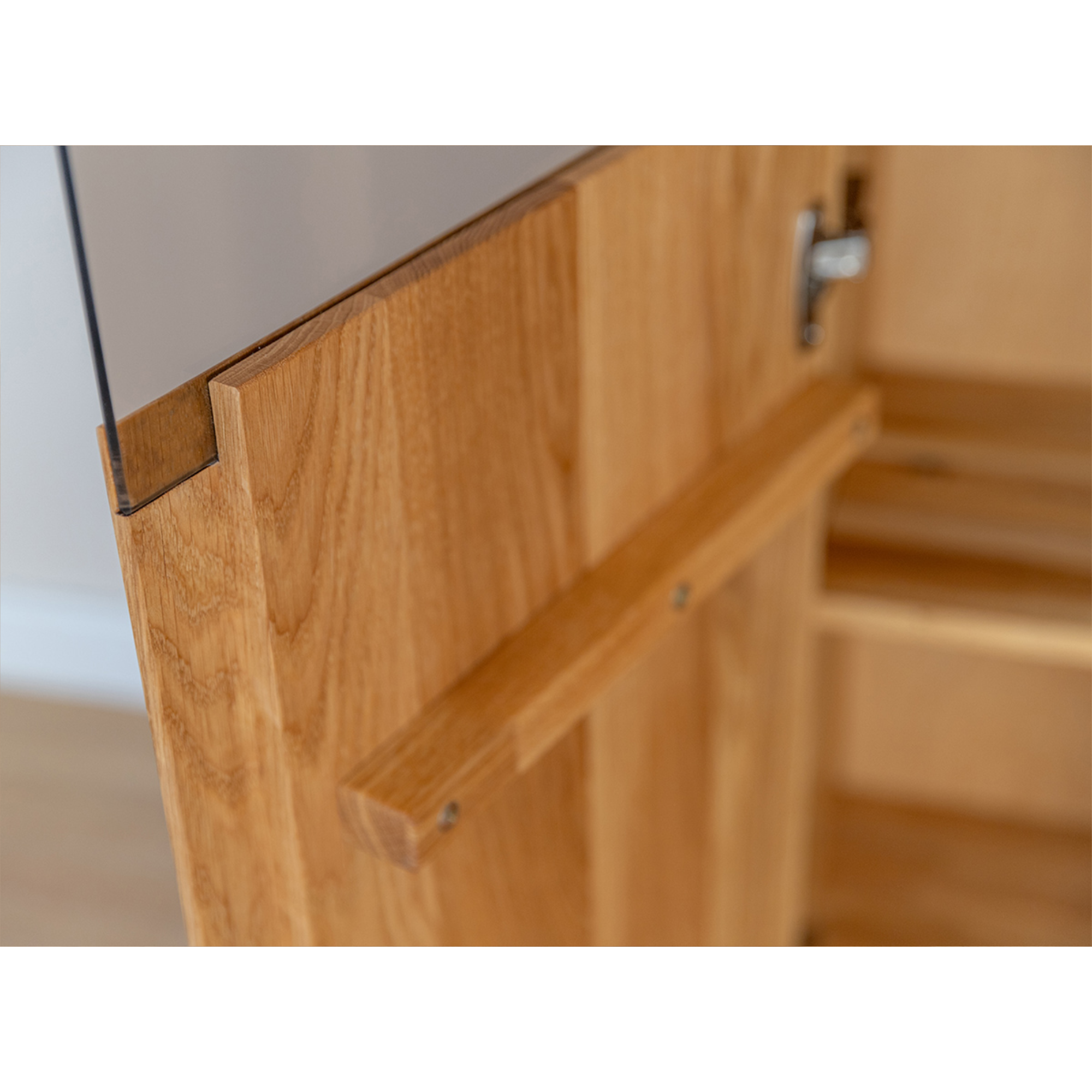 Vitrina Collodi 84,50x205 cm, Material: Masivno hrastovo les