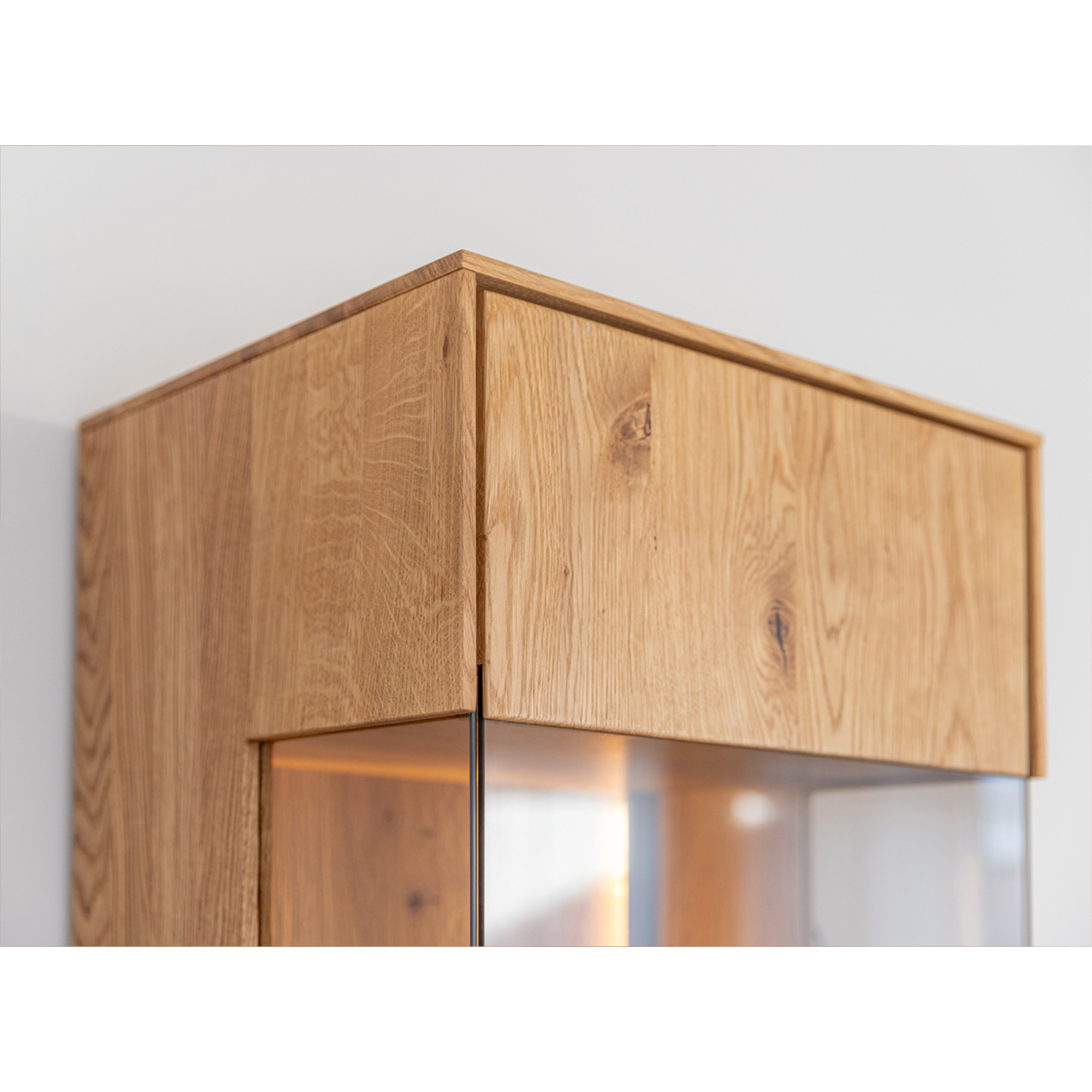 Vitrina Collodi 43x205 cm, Material: Masivno hrastovo les