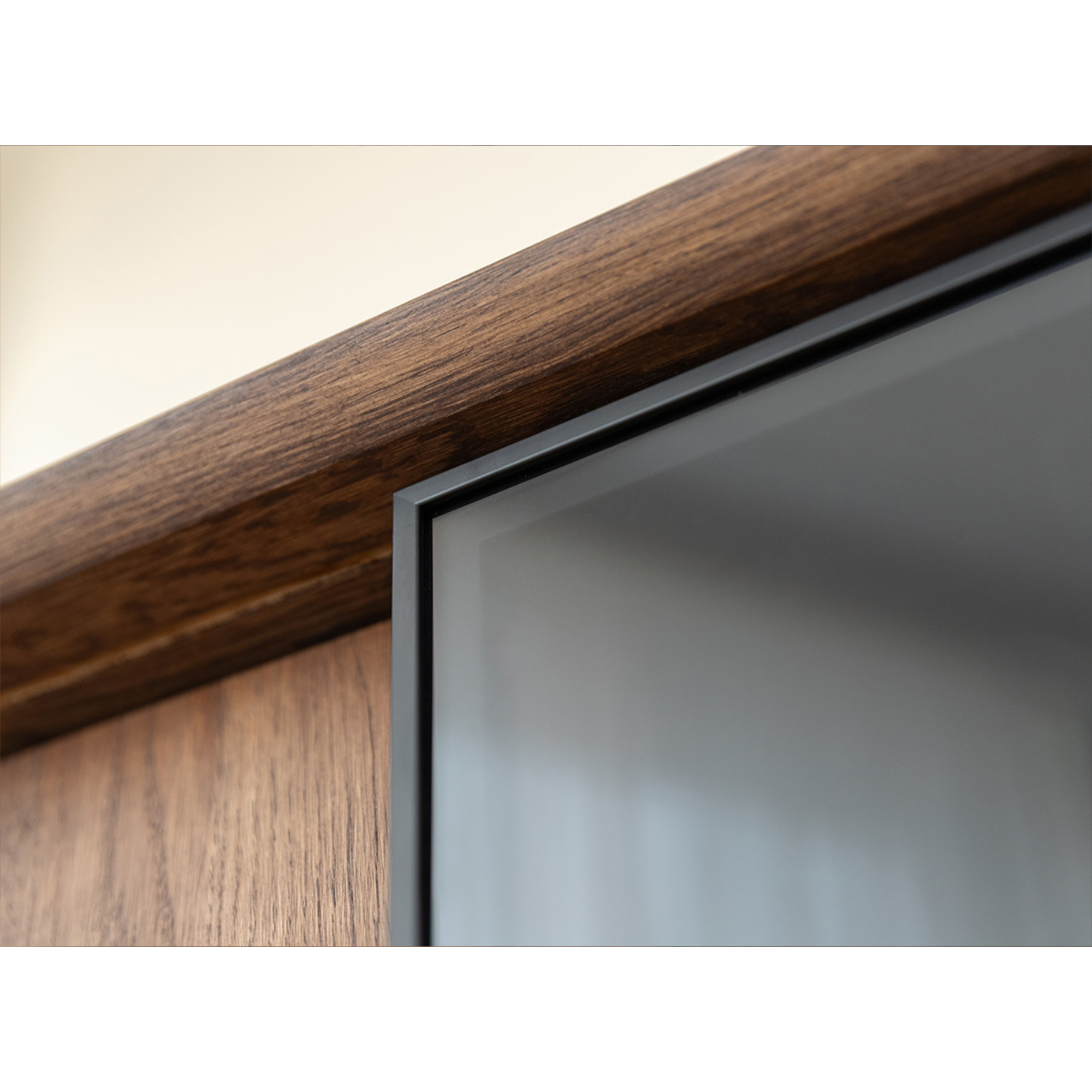 Komoda Modern Loft 101x45 cm s steklom, material: masivni hrast