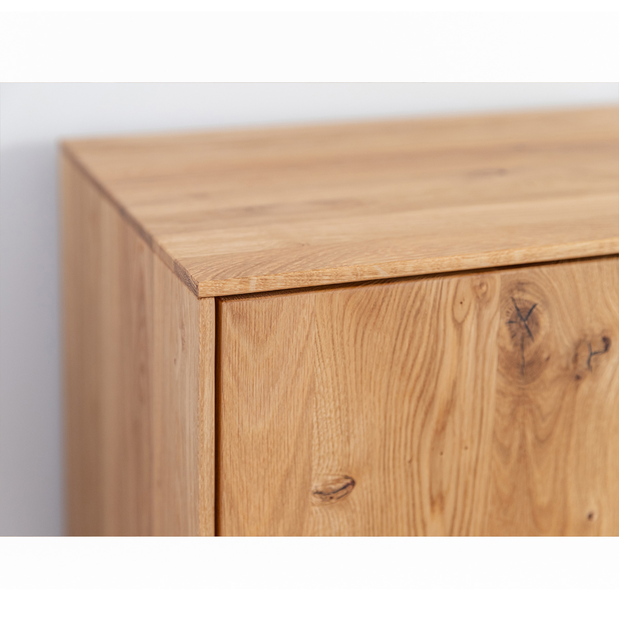 TV komoda Collodi, material: masivni hrast