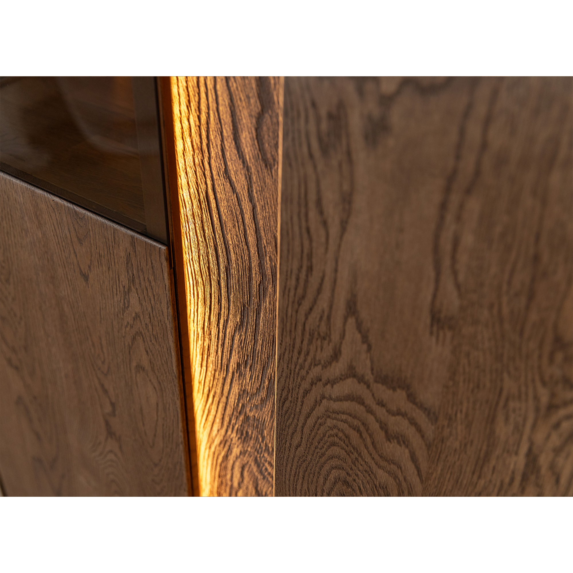 Vitrina Collodi 84,50x205 cm, Material: Masivno hrastovo les