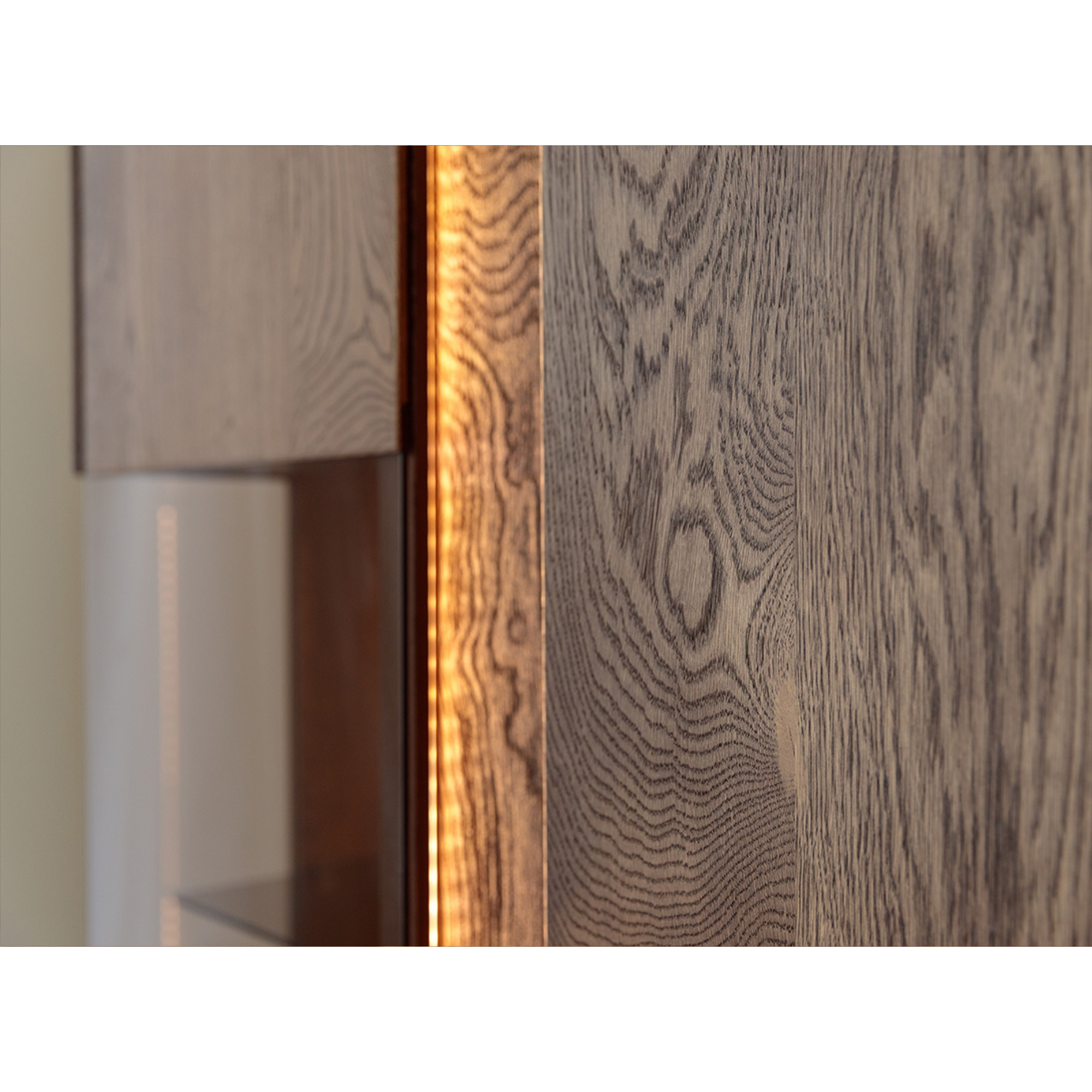 Vitrina Collodi 84,50x205 cm, Material: Masivno hrastovo les