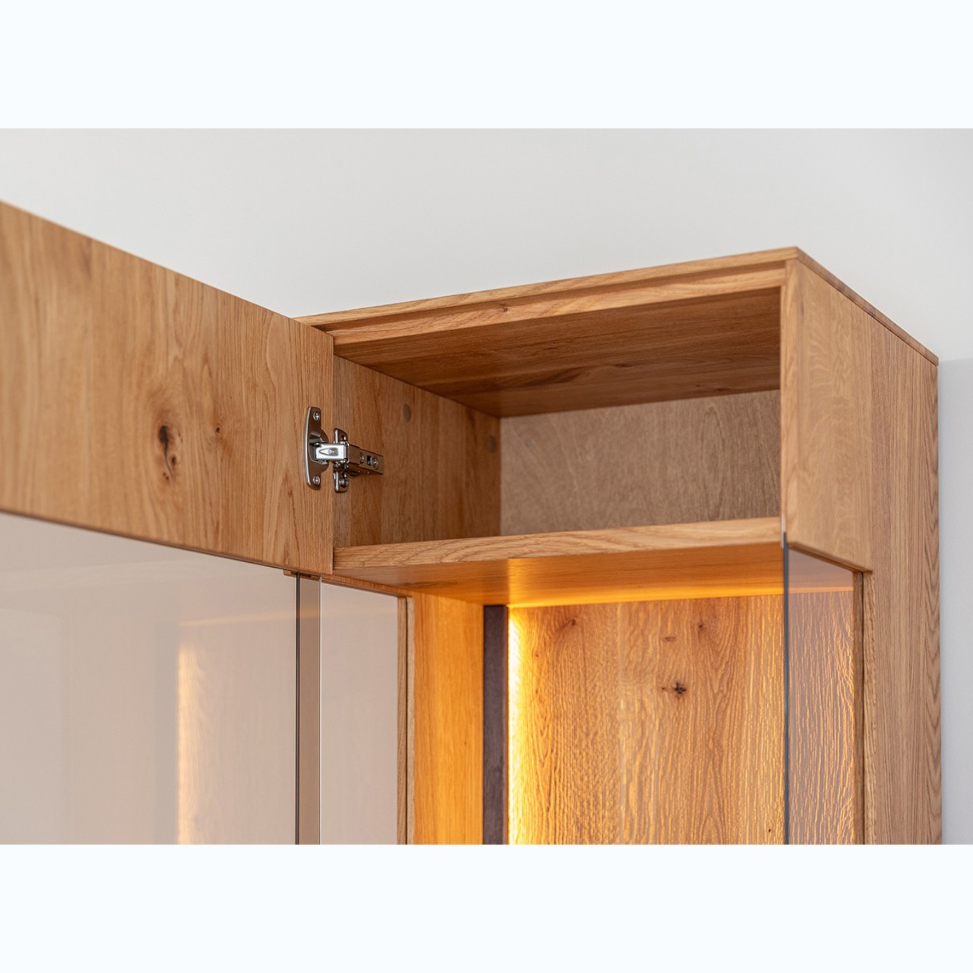 Vitrina Collodi 43x205 cm, Material: Masivno hrastovo les