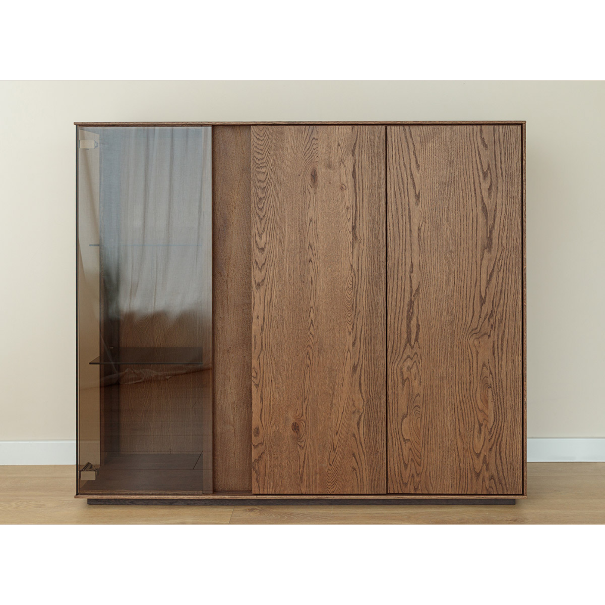 Vitrina Collodi 135x115 cm, Material: Masivno hrastovo les