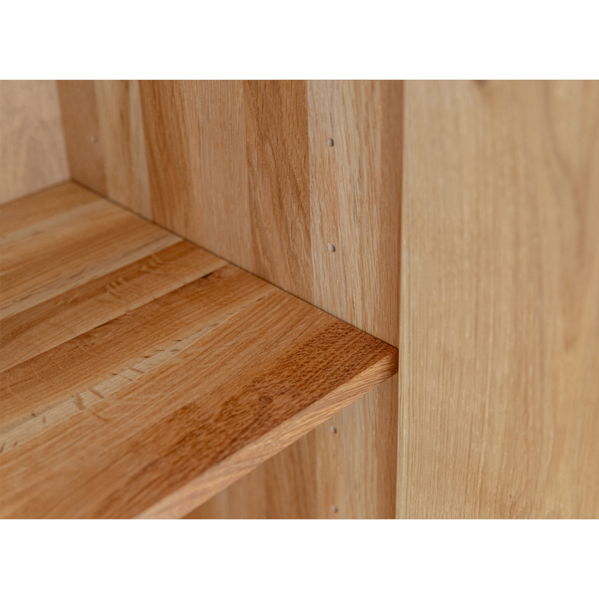 Vitrina Collodi 85x140 cm, Material: Masivno hrastovo les