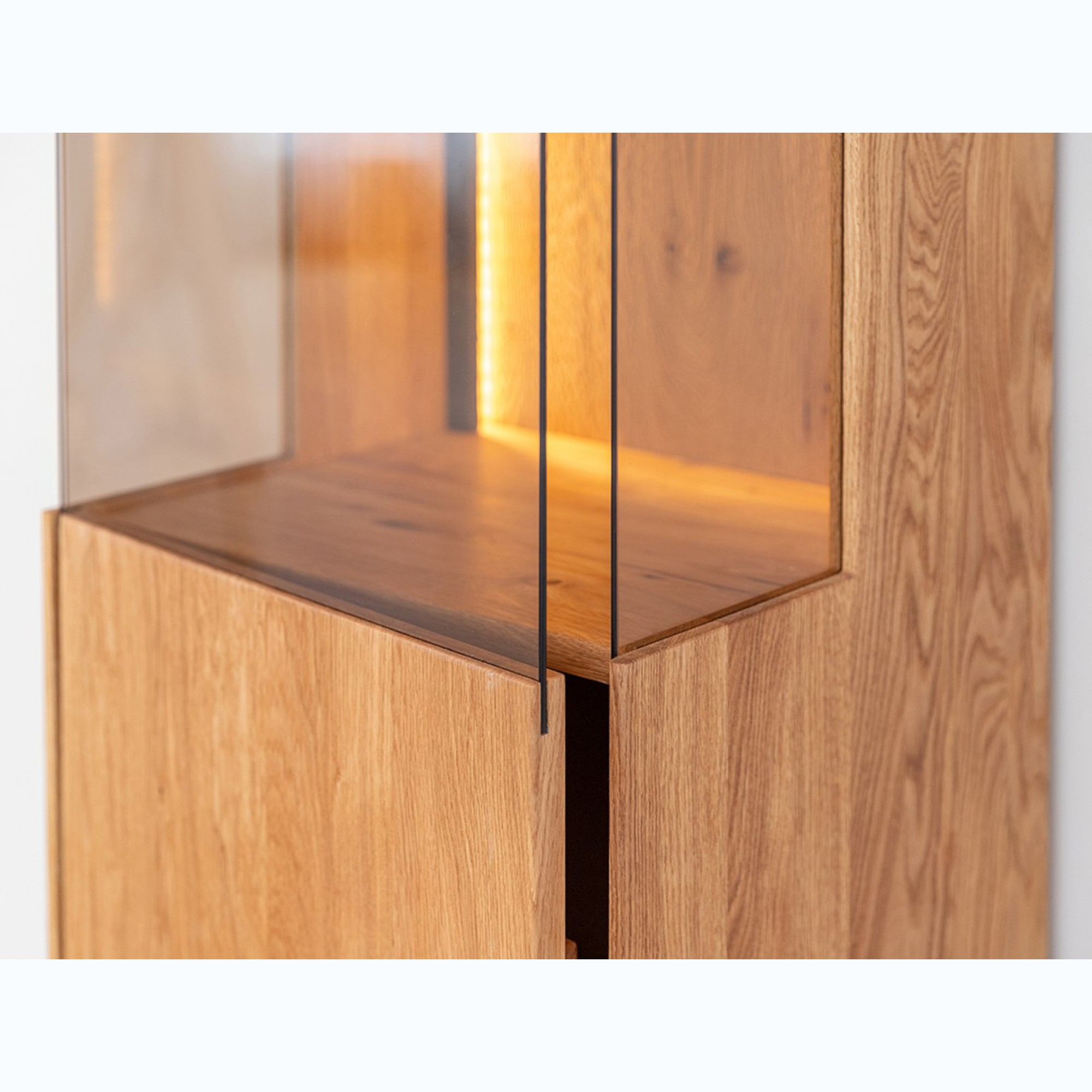 Vitrina Collodi 43x205 cm, Material: Masivno hrastovo les