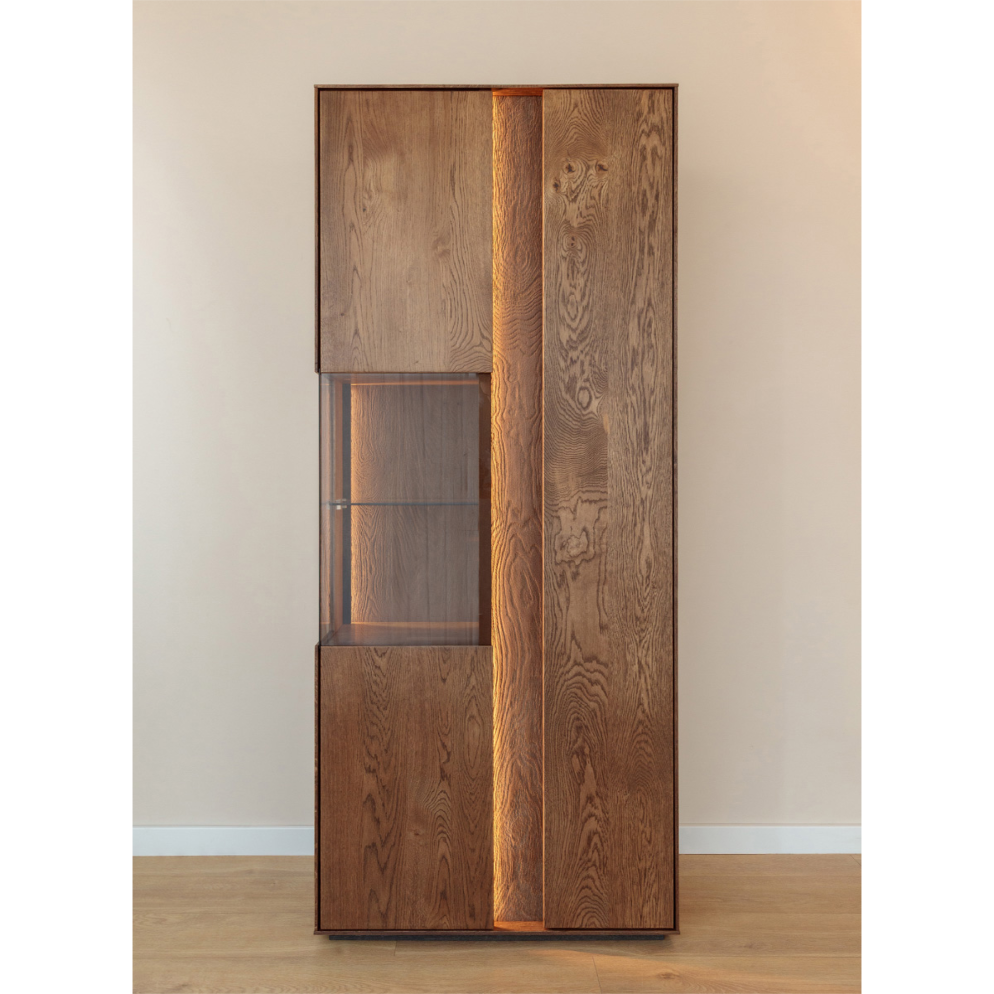 Vitrina Collodi 84,50x205 cm, Material: Masivno hrastovo les