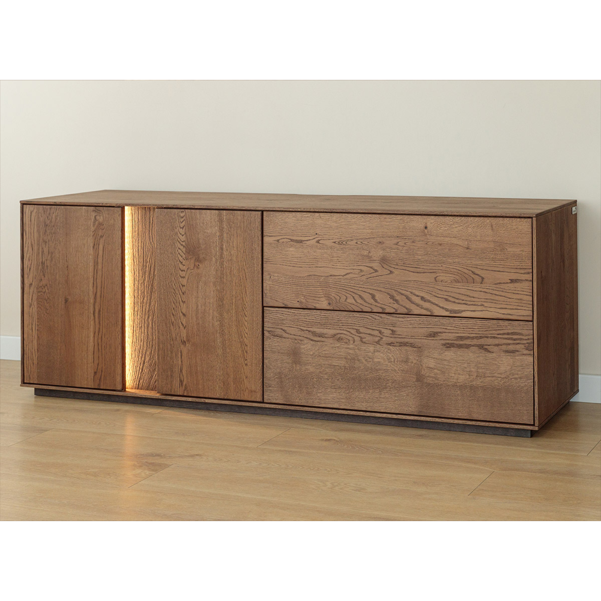 TV komoda Collodi, material: masivni hrast
