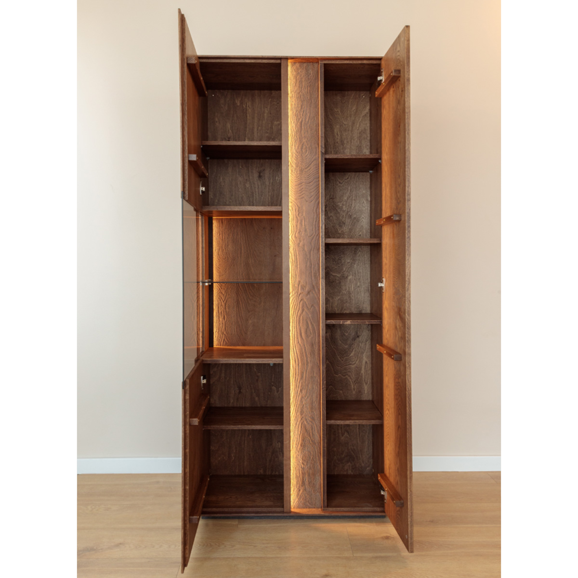 Vitrina Collodi 84,50x205 cm, Material: Masivno hrastovo les