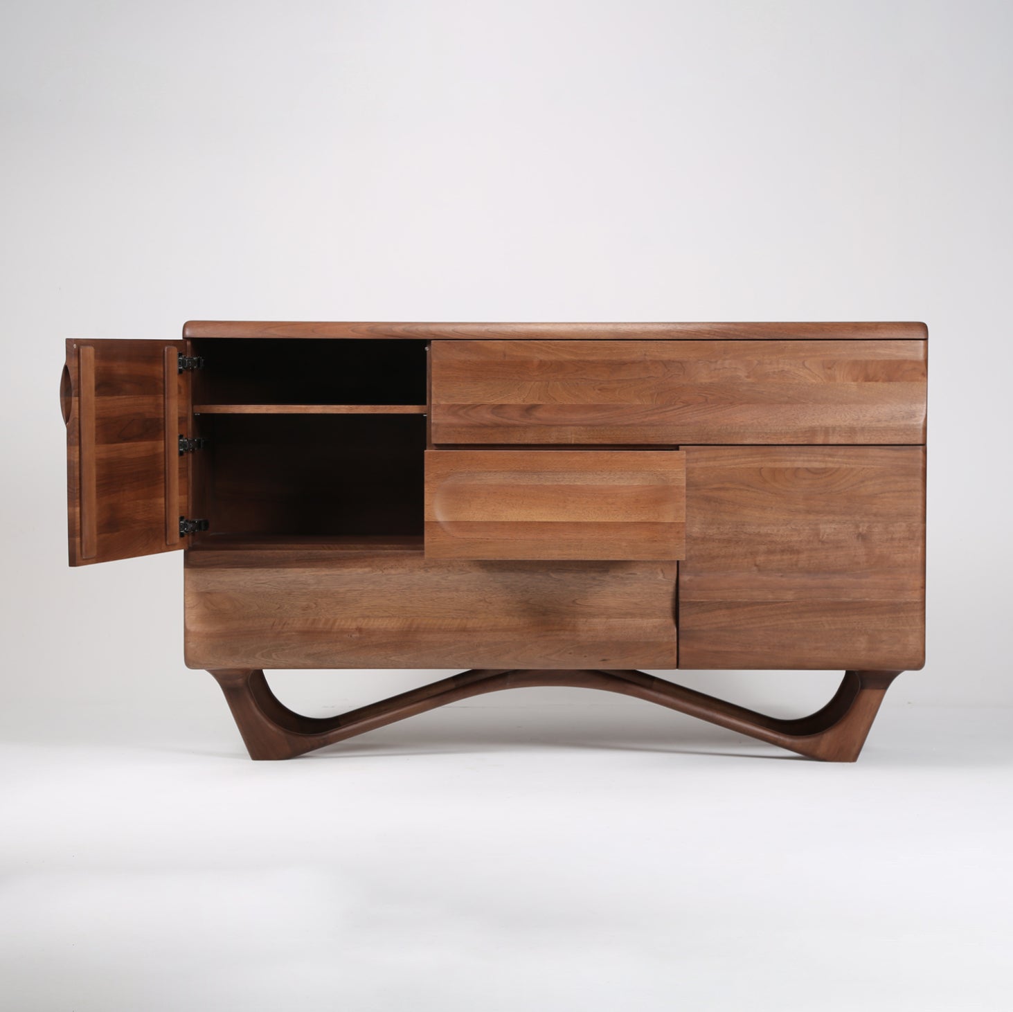 Komoda Antoni Alto 160x96 cm, material: polno les oreh