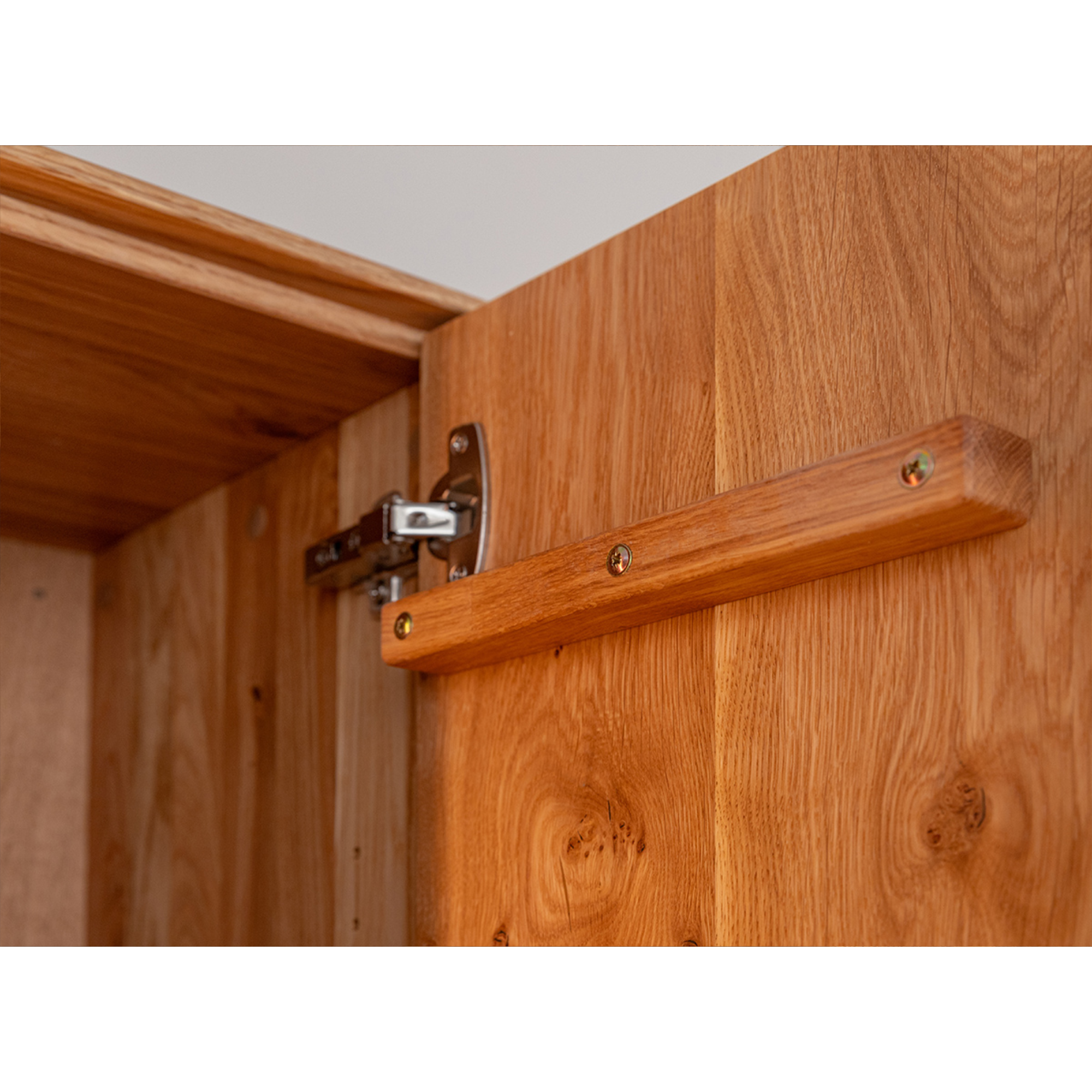 Vitrina Collodi 84,50x205 cm, Material: Masivno hrastovo les