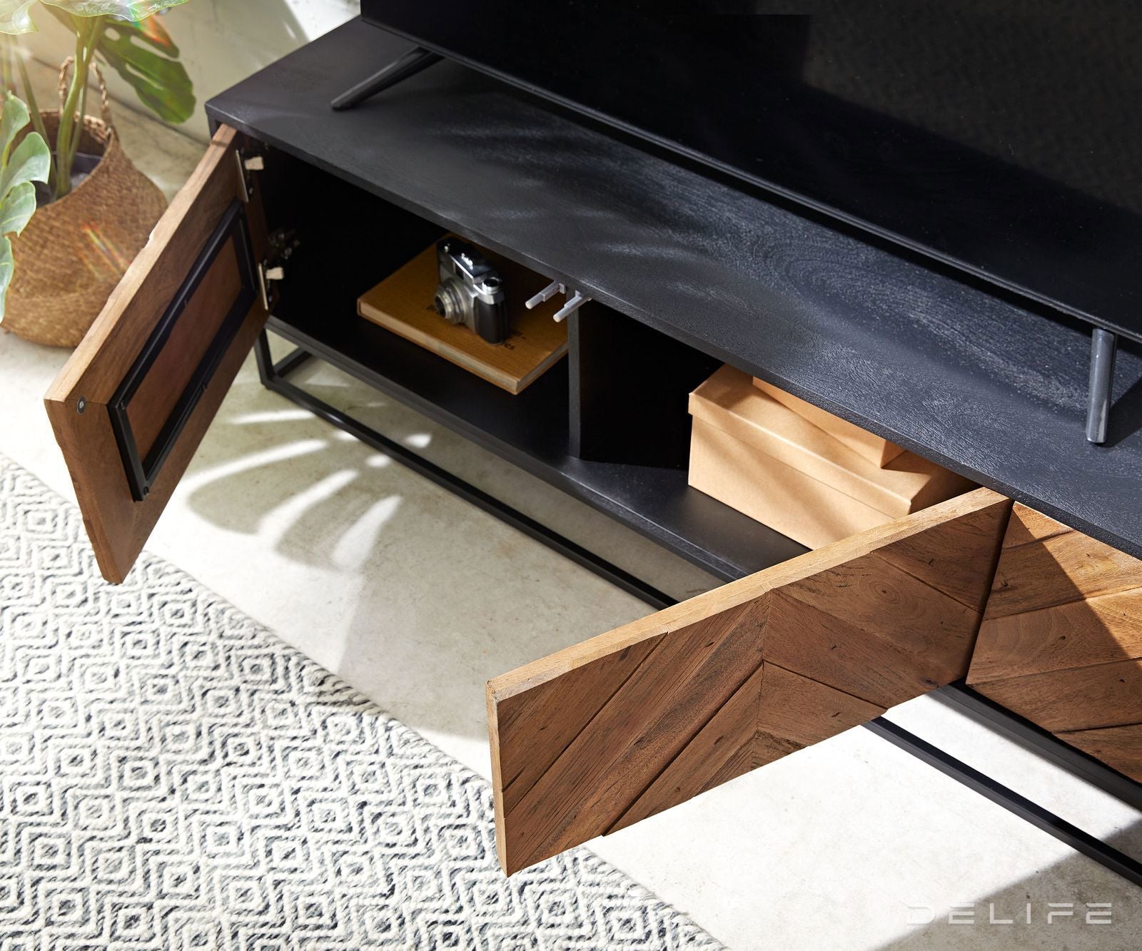 Predalnik Famke, Material: Mango