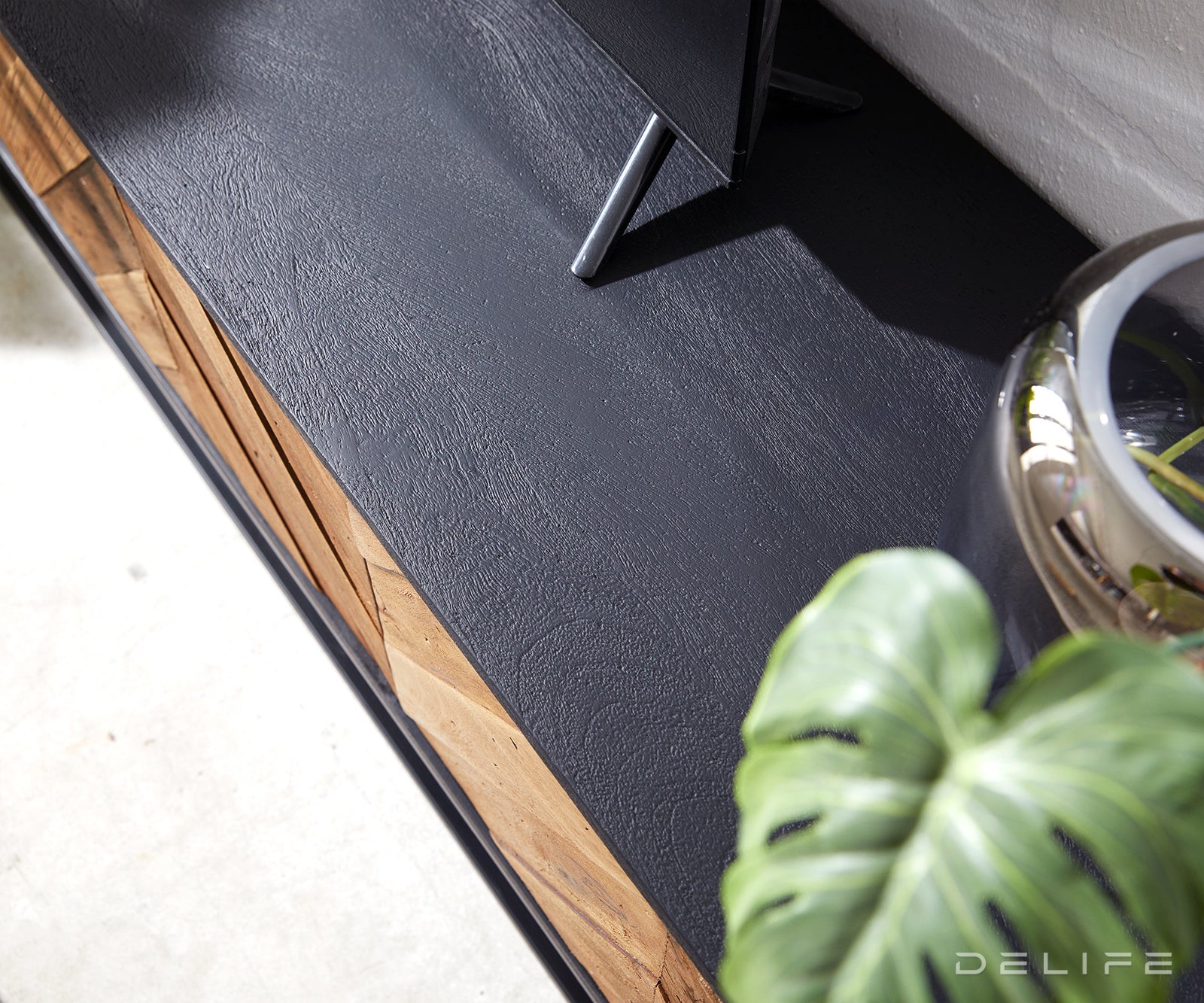 Predalnik Famke, Material: Mango